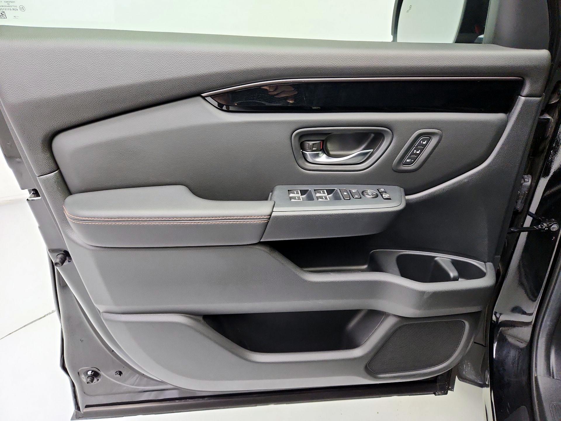 Thumbnail: 2025 Honda Pilot - 12