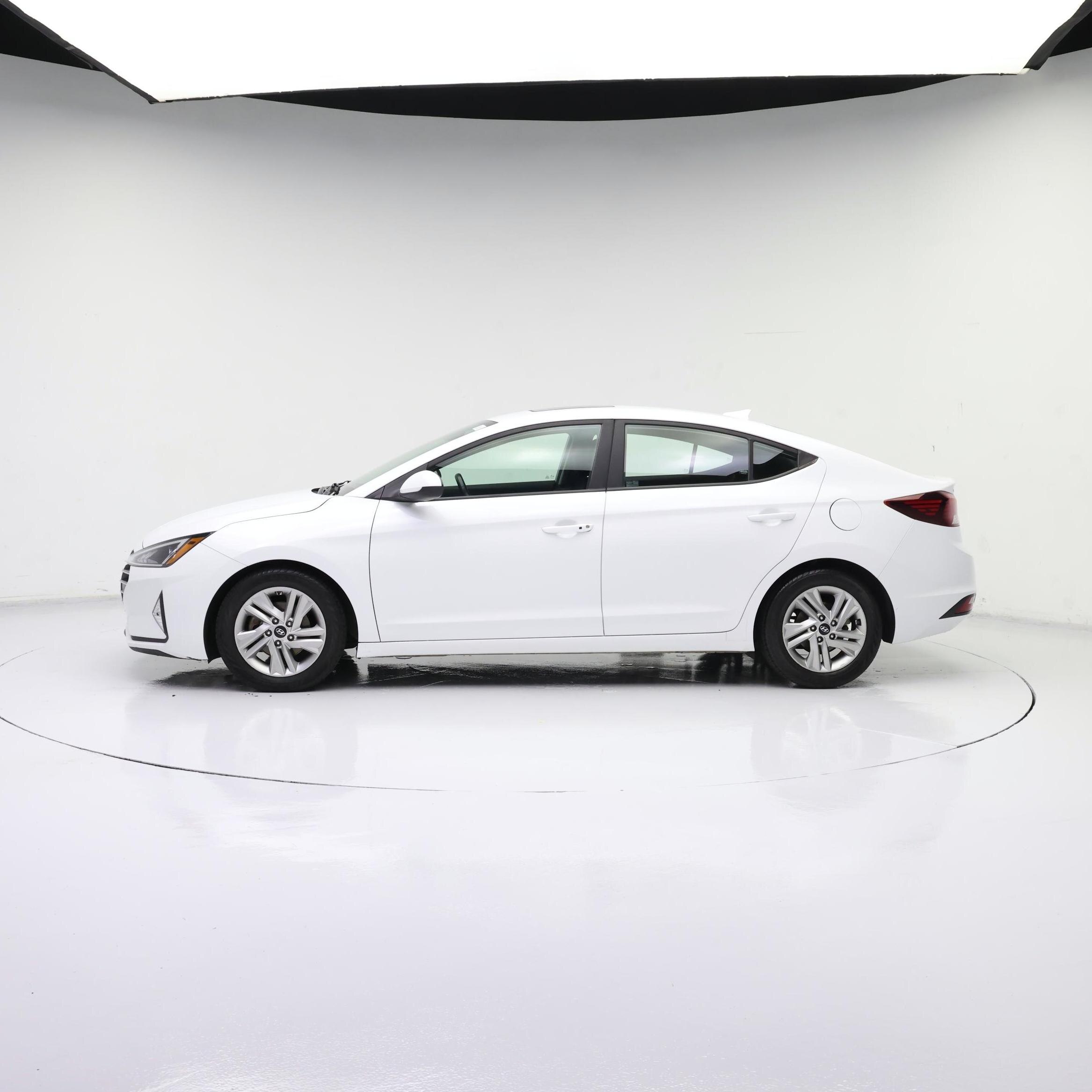 Thumbnail: 2020 Hyundai Elantra - 3