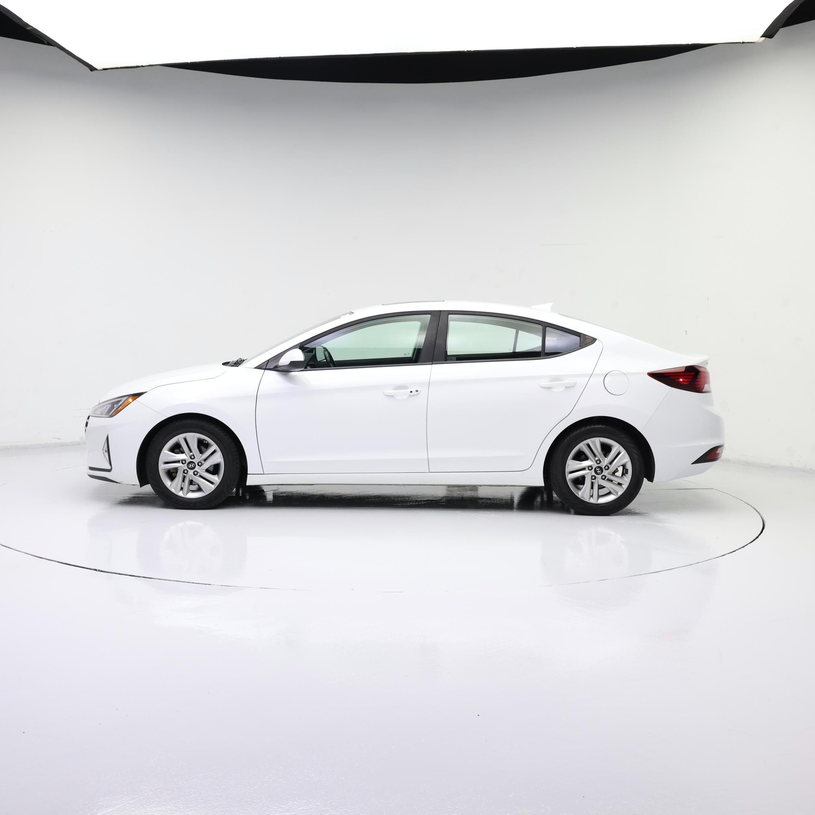 Thumbnail: 2020 Hyundai Elantra - 3