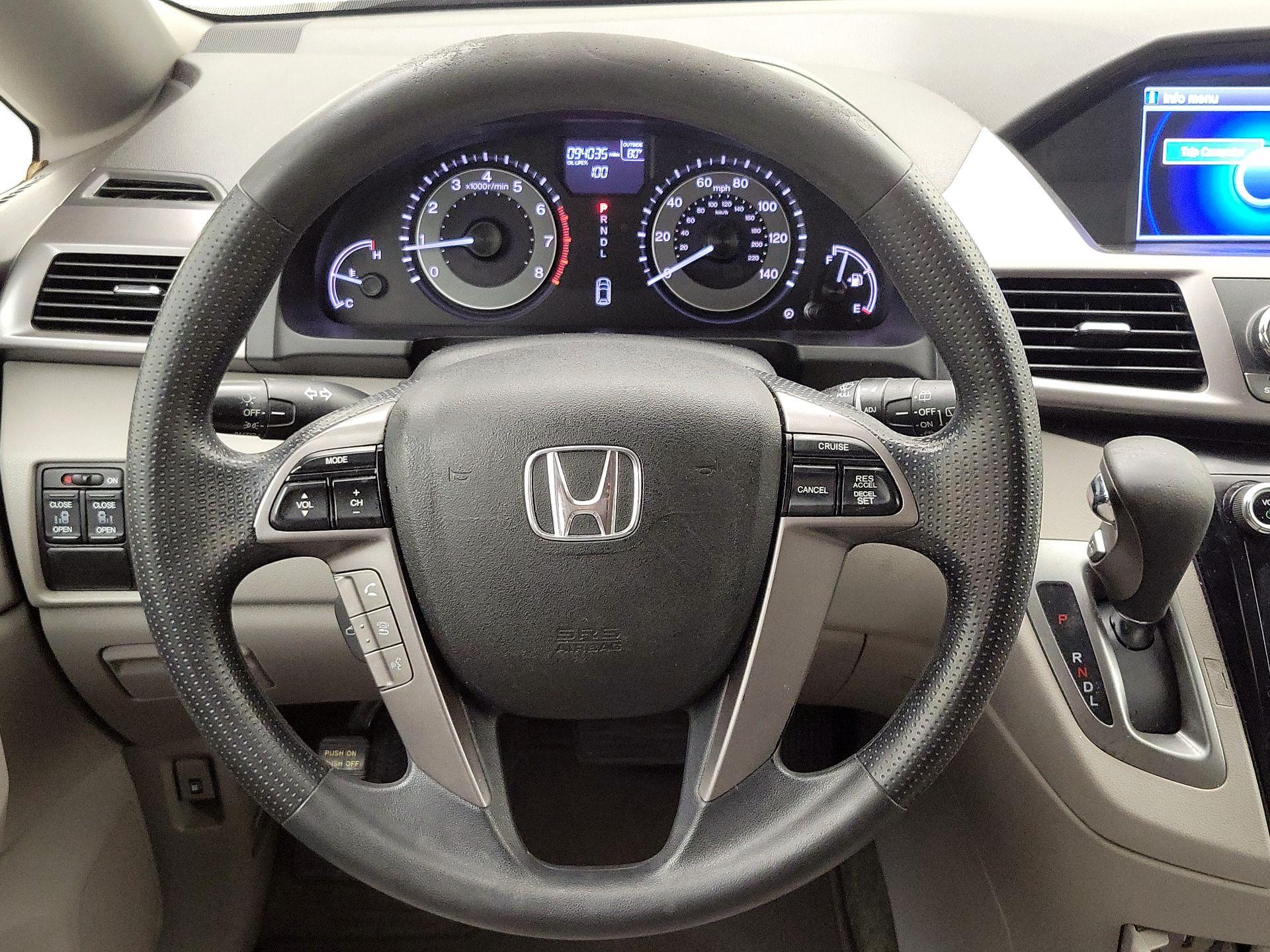 Thumbnail: 2015 Honda Odyssey - 10