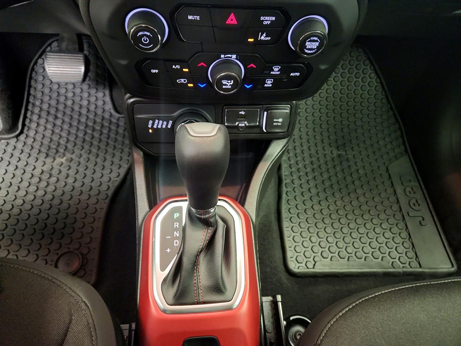 Thumbnail: 2022 Jeep Renegade - 18