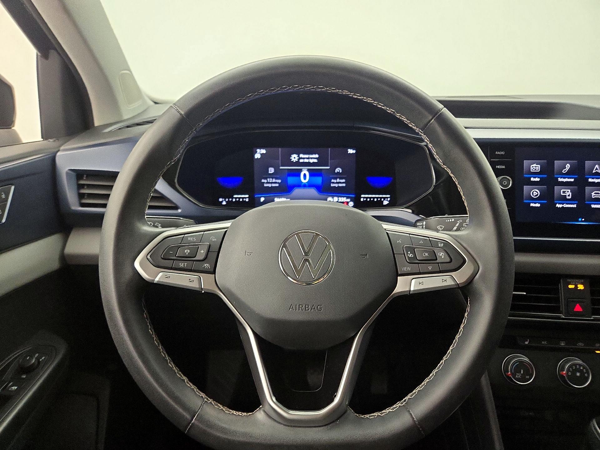 Thumbnail: 2022 Volkswagen Taos - 10
