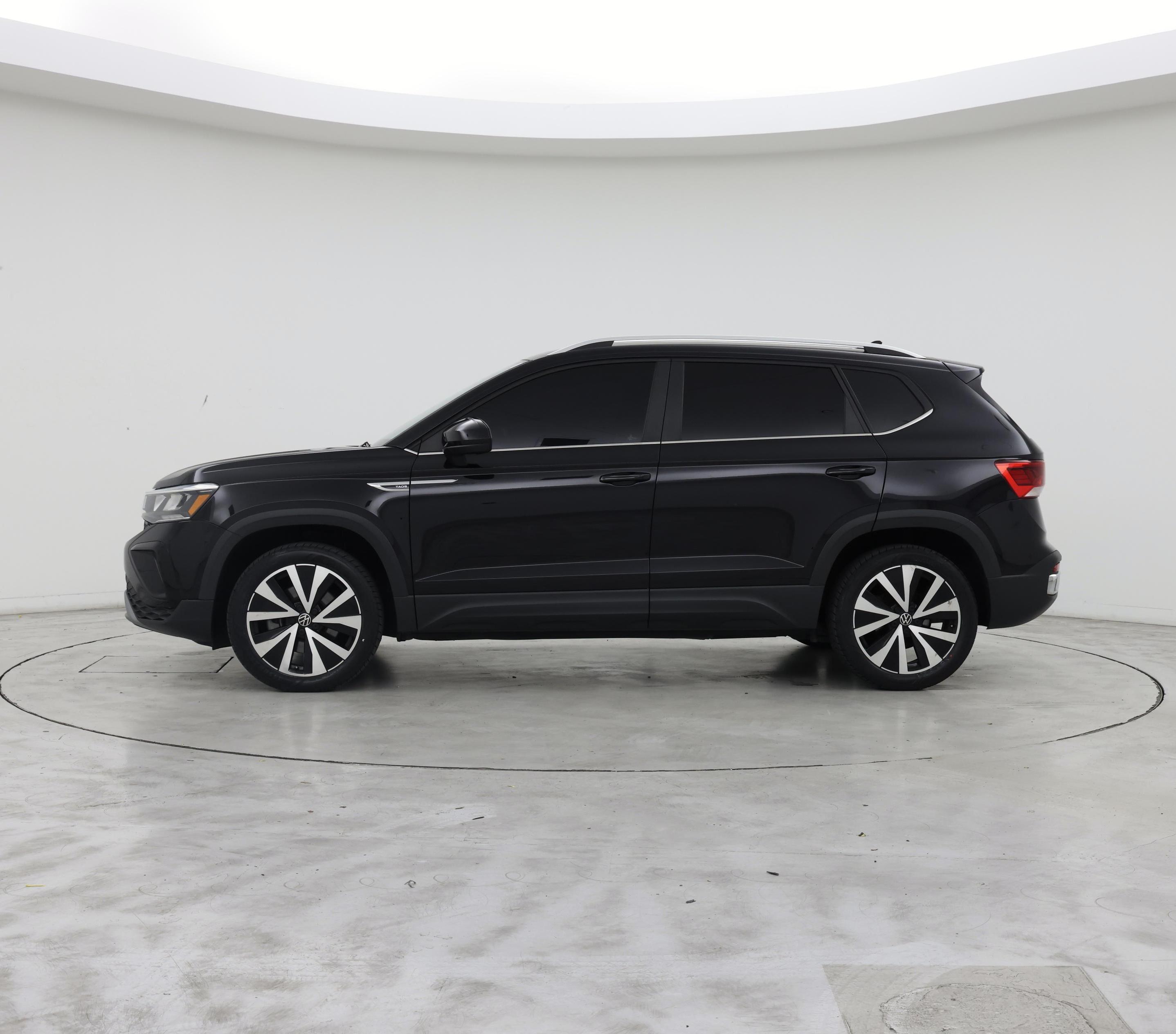 Thumbnail: 2022 Volkswagen Taos - 3