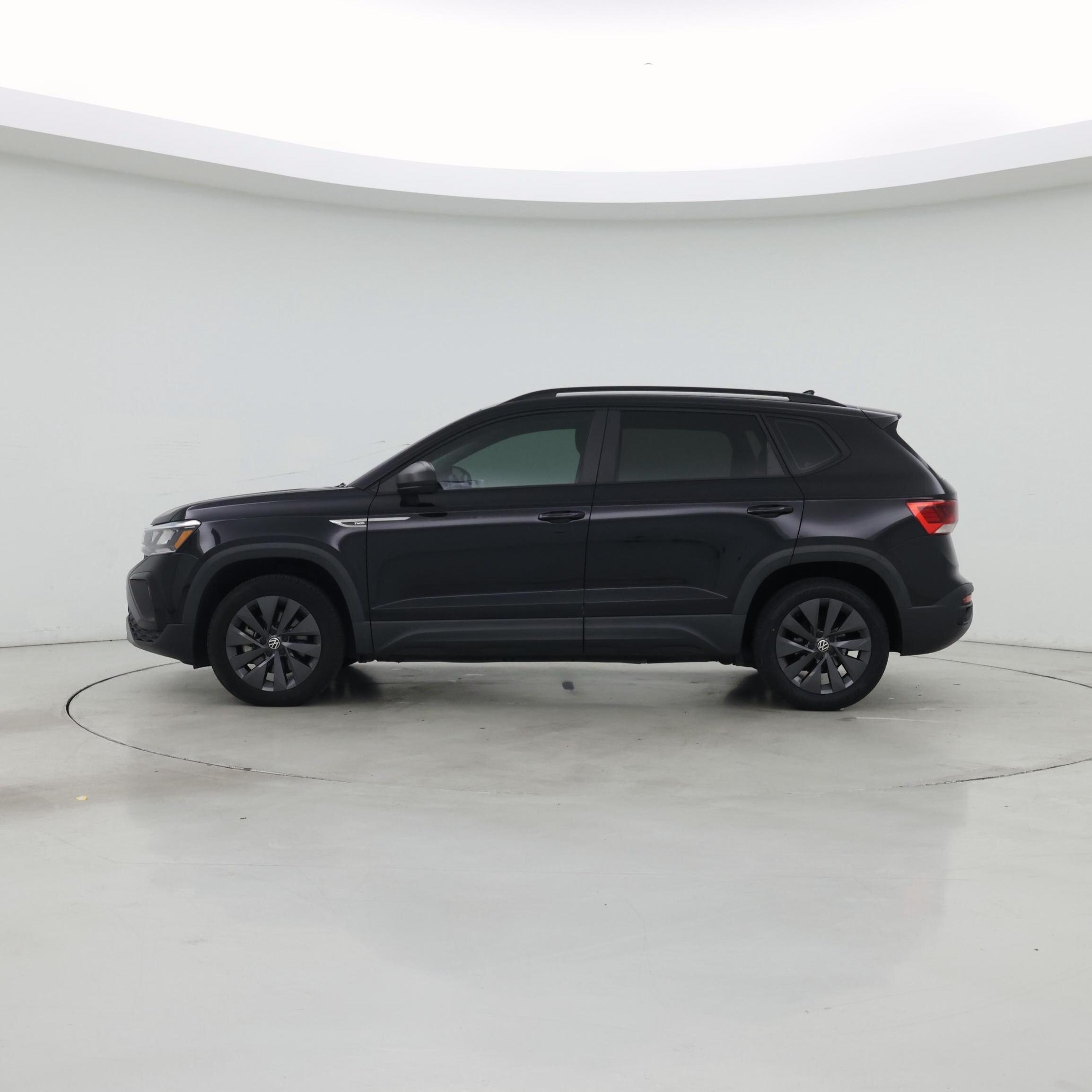 Thumbnail: 2022 Volkswagen Taos - 3