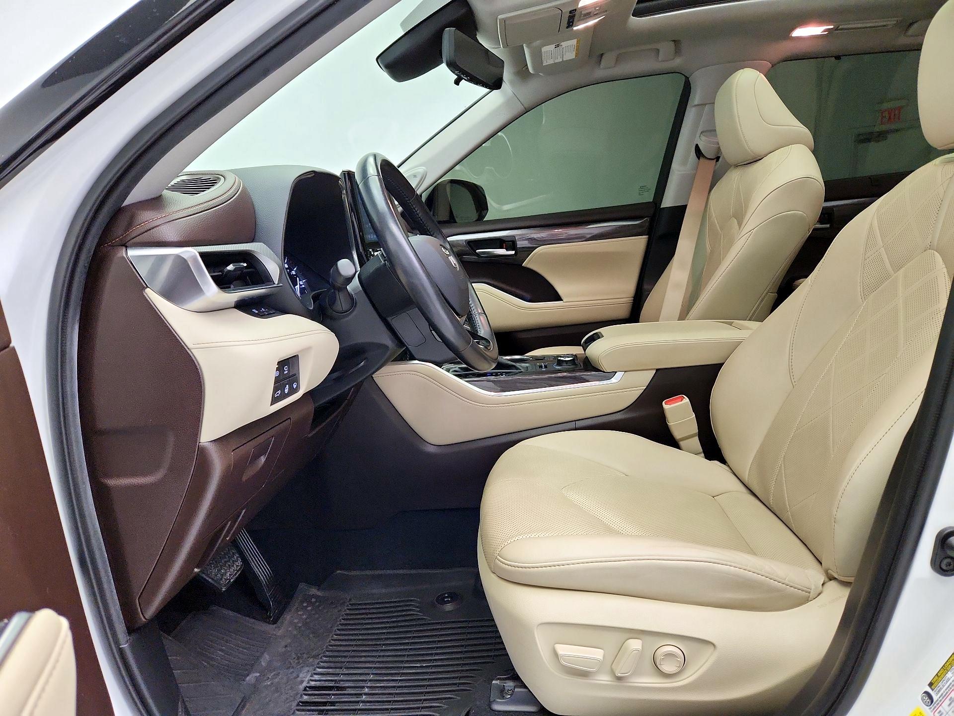 Thumbnail: 2021 Toyota Highlander - 11