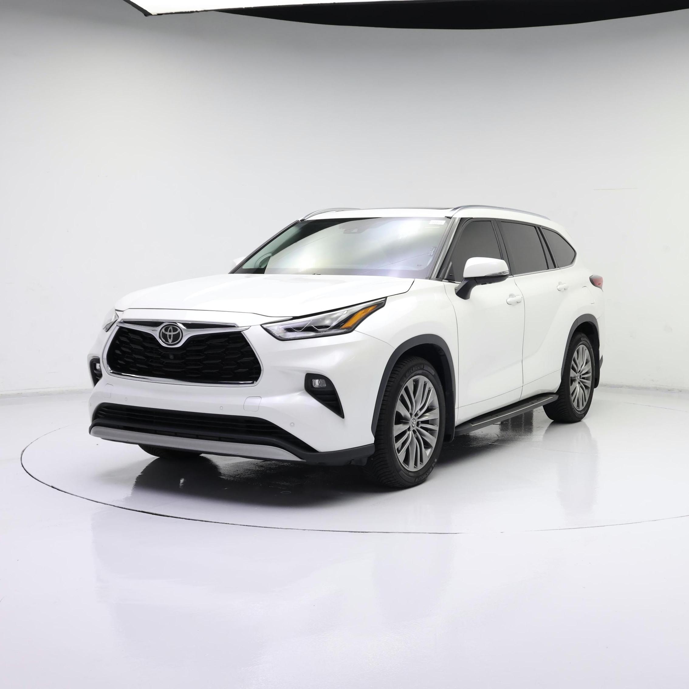 Thumbnail: 2021 Toyota Highlander - 4
