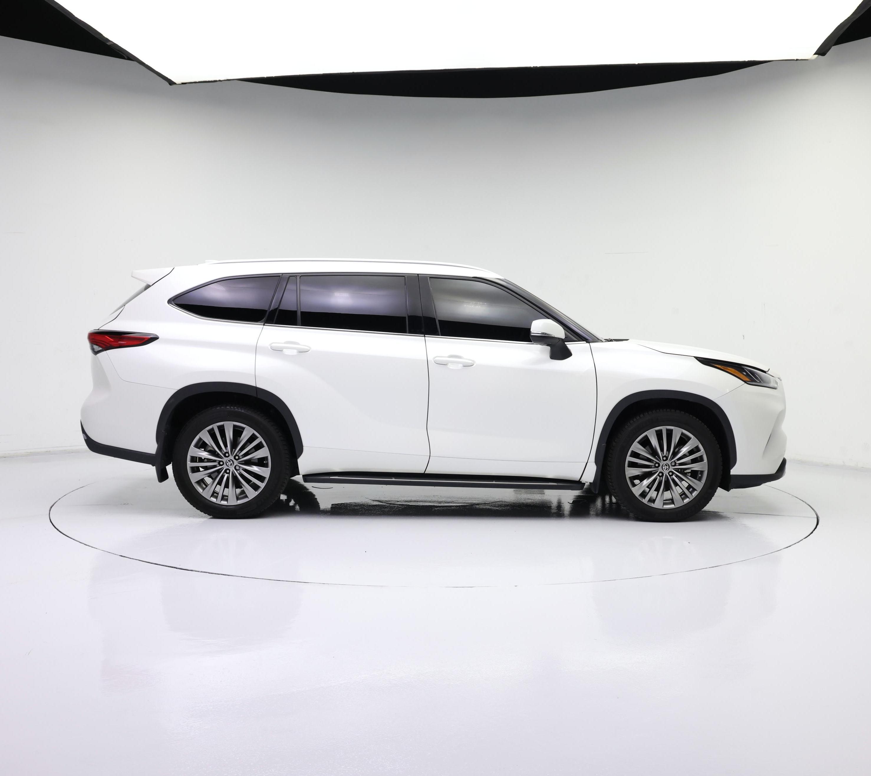 Thumbnail: 2021 Toyota Highlander - 7