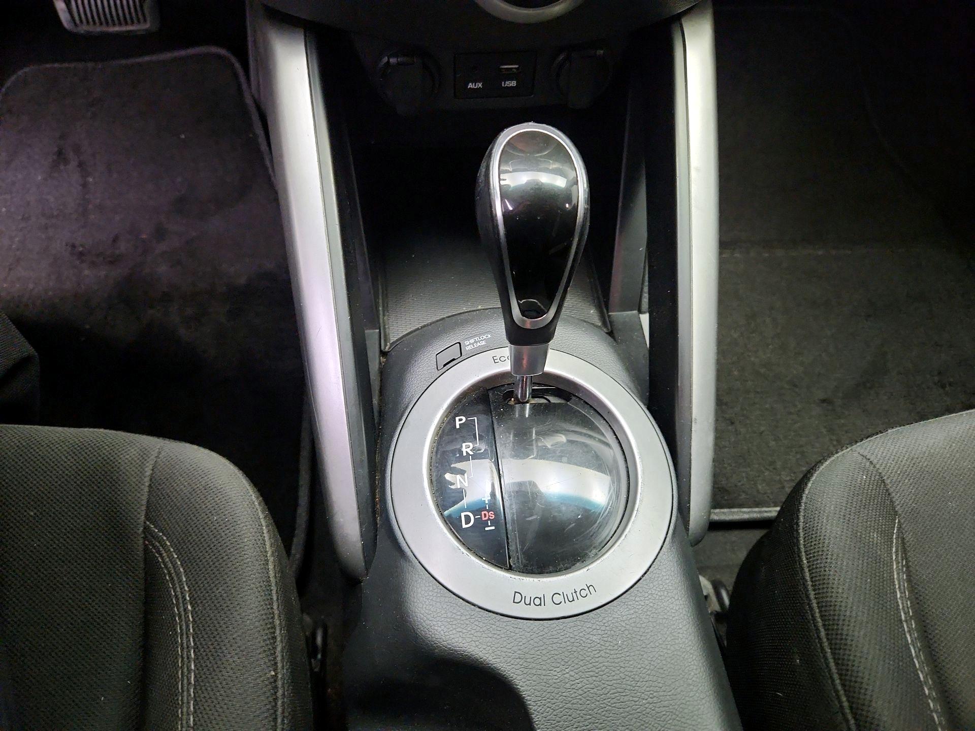 Thumbnail: 2017 Hyundai Veloster - 17