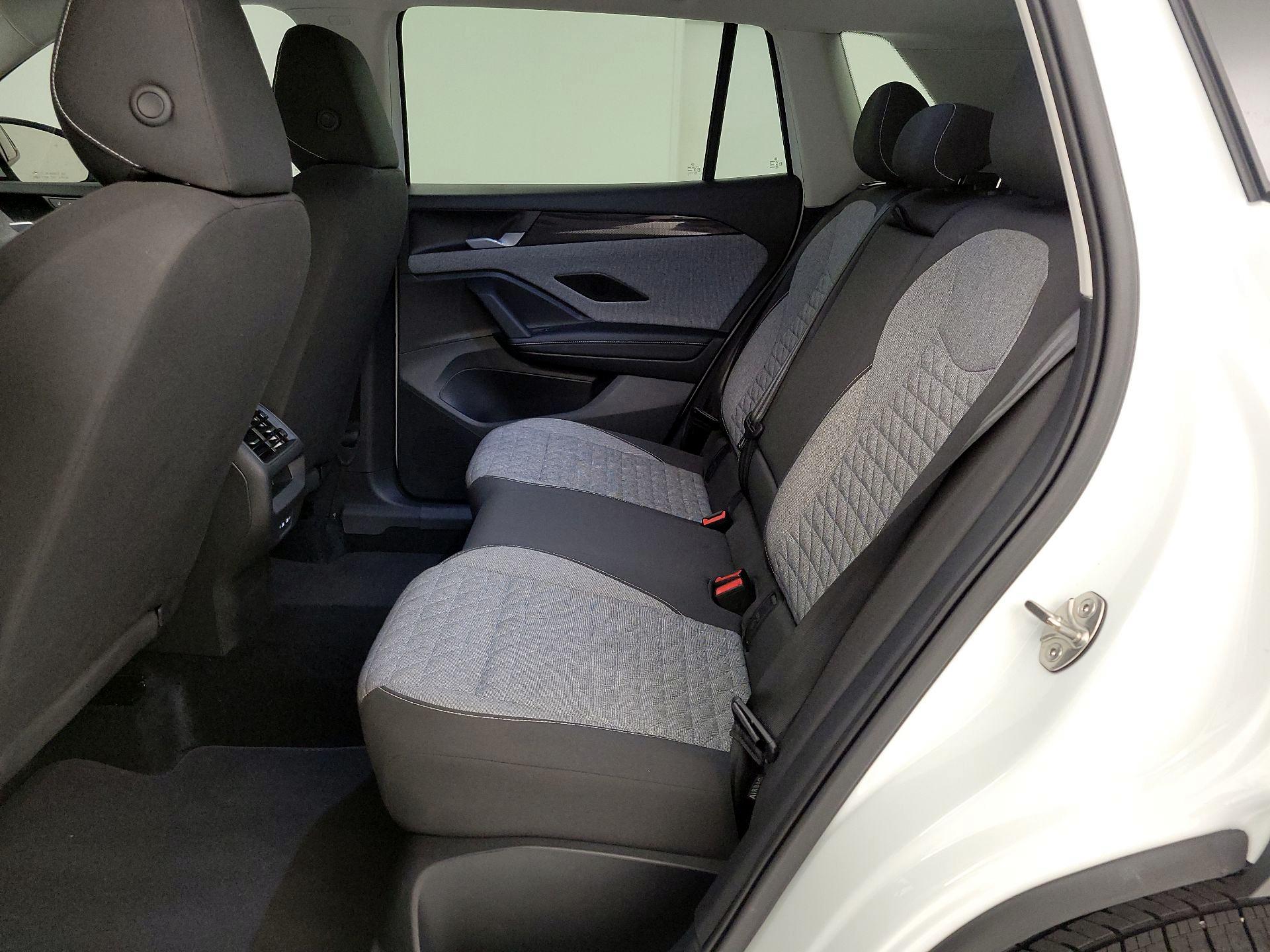 Thumbnail: 2025 Volkswagen Tiguan - 19