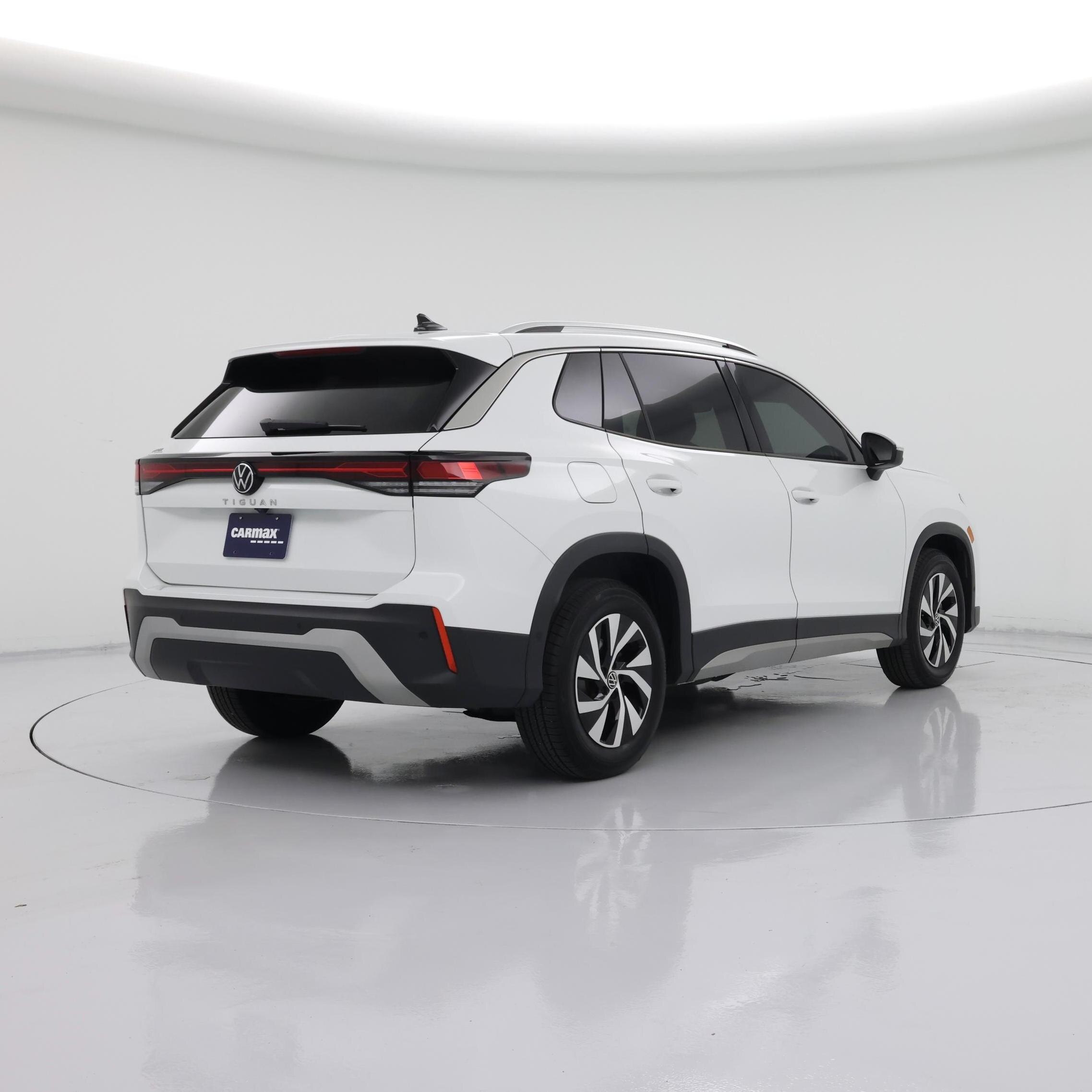 Thumbnail: 2025 Volkswagen Tiguan - 8