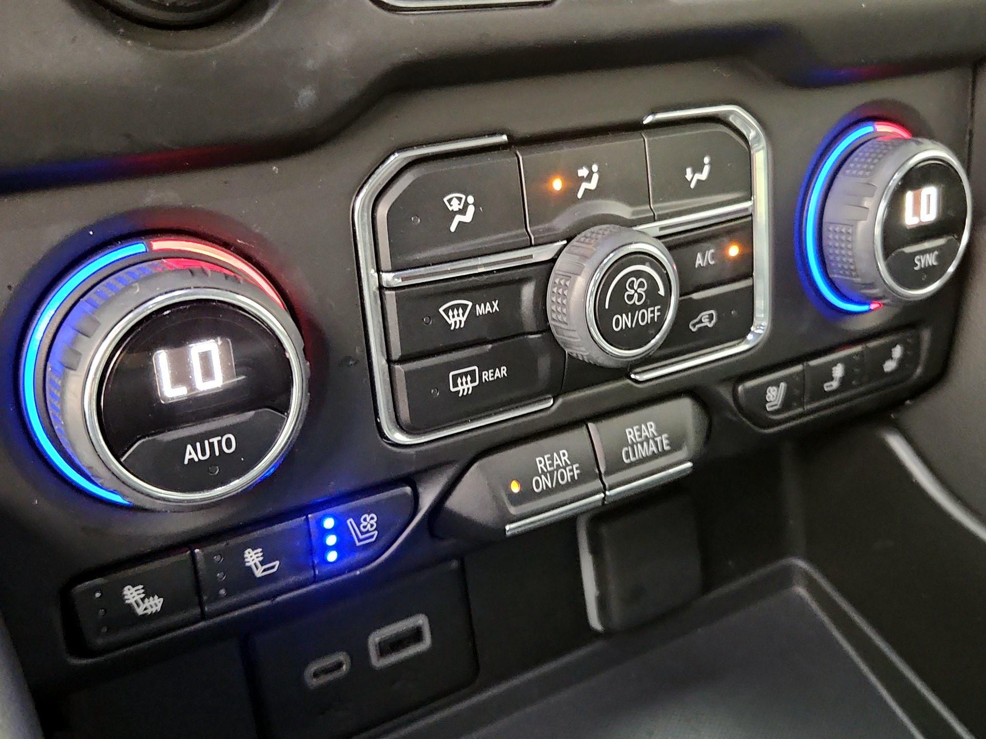 Thumbnail: 2024 Chevrolet Tahoe - 17