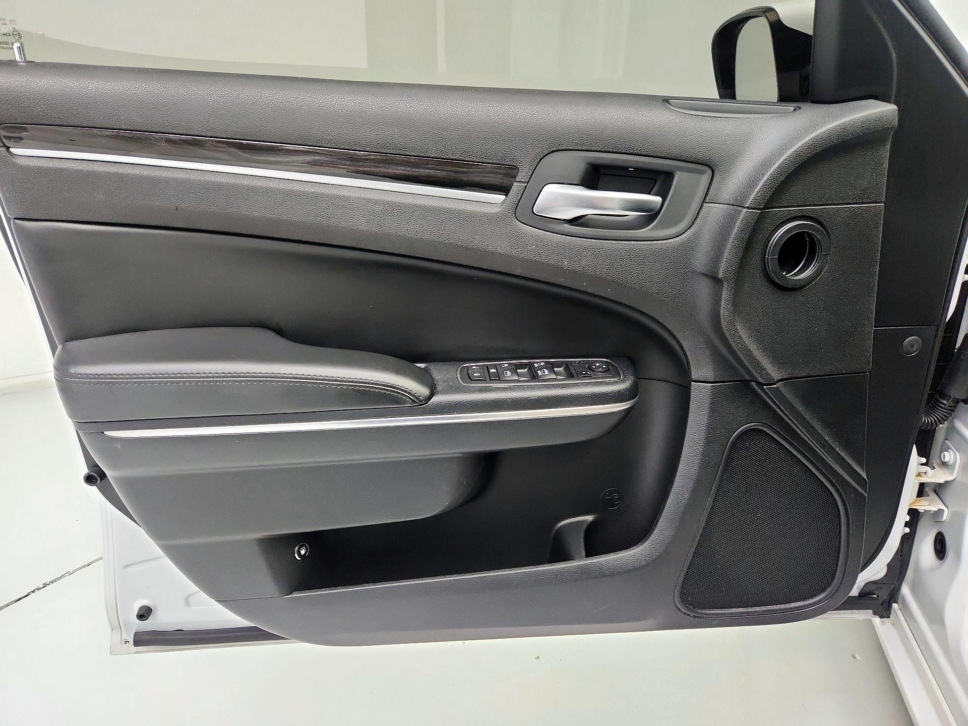 Thumbnail: 2015 Chrysler 300 - 12