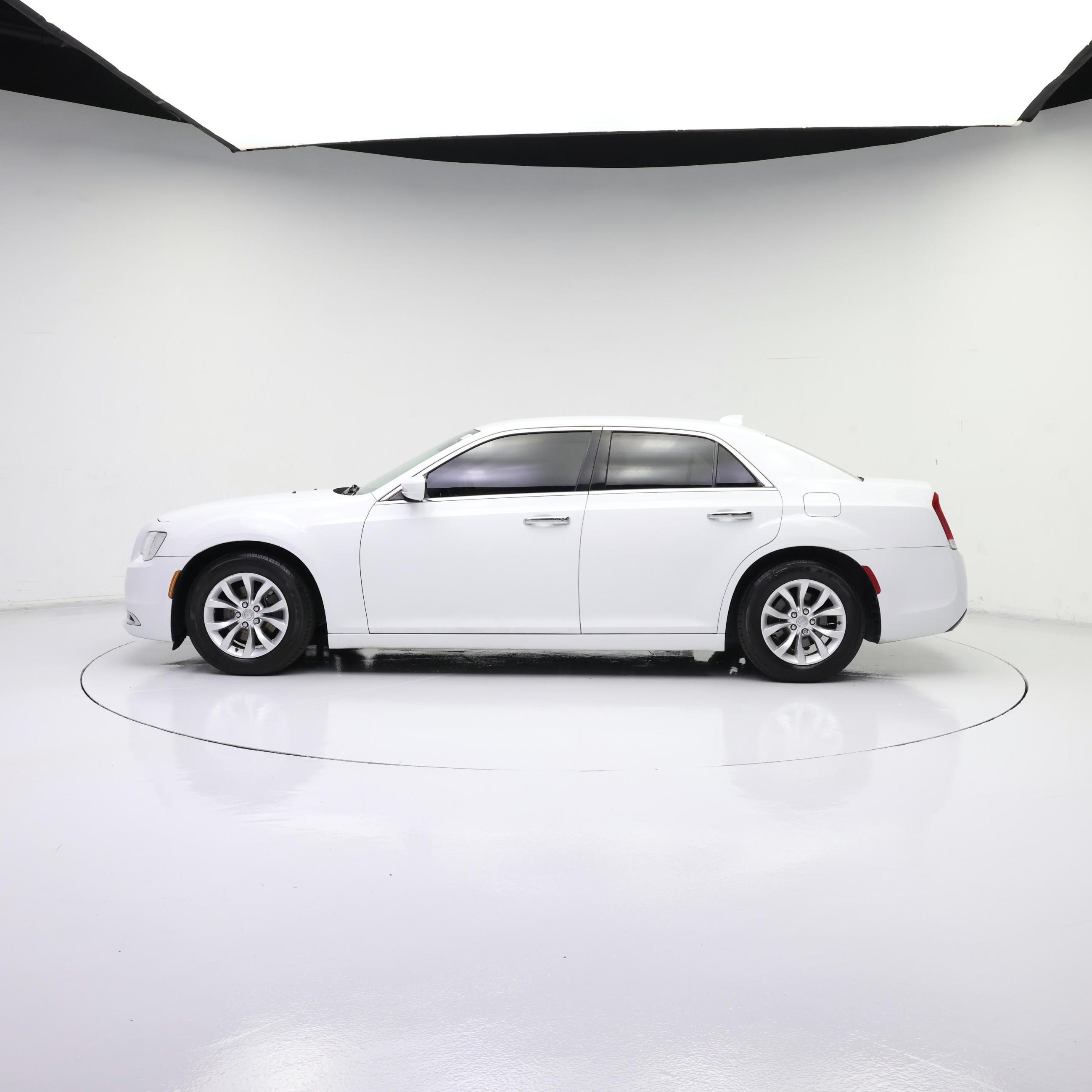 Thumbnail: 2015 Chrysler 300 - 3
