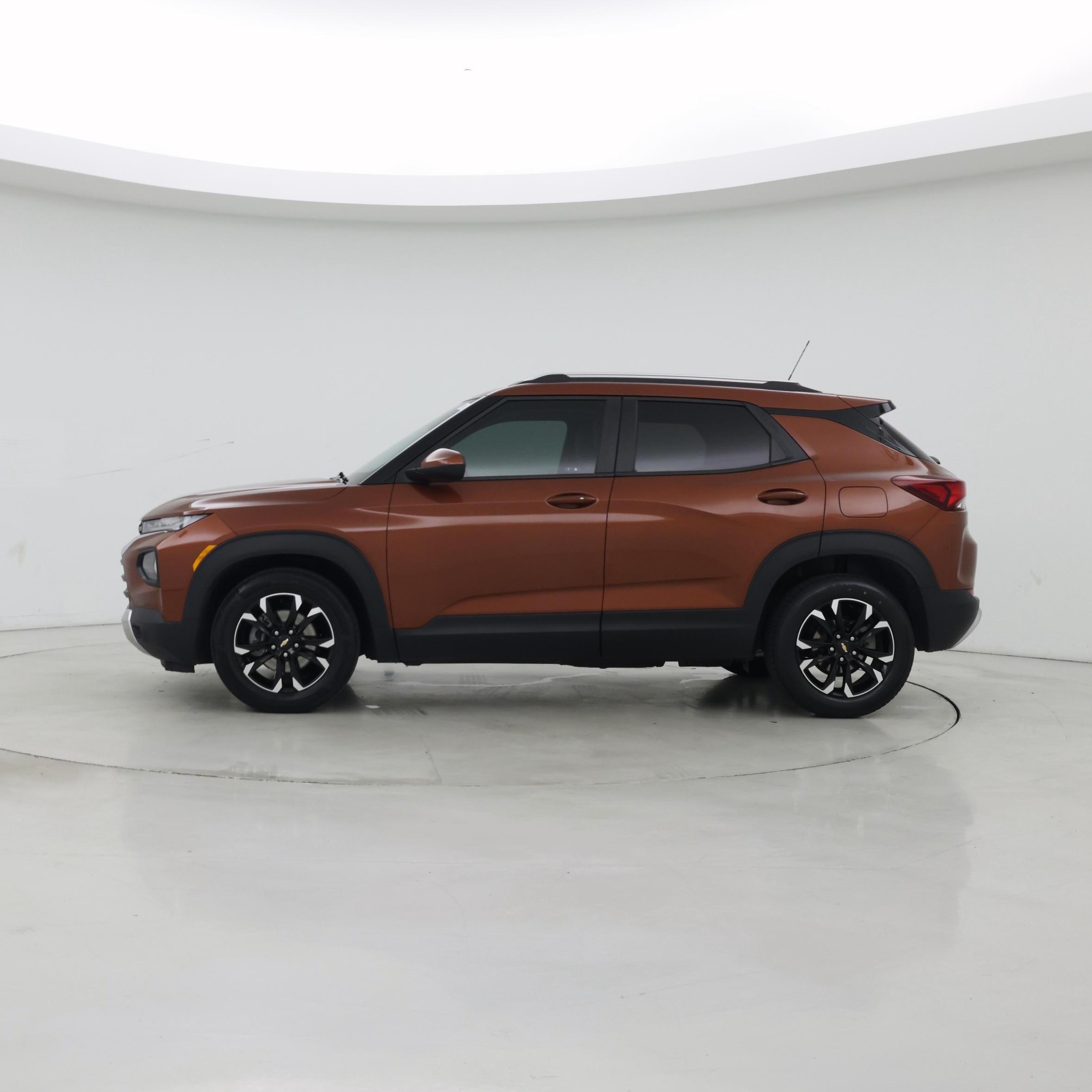 Thumbnail: 2021 Chevrolet TrailBlazer - 3