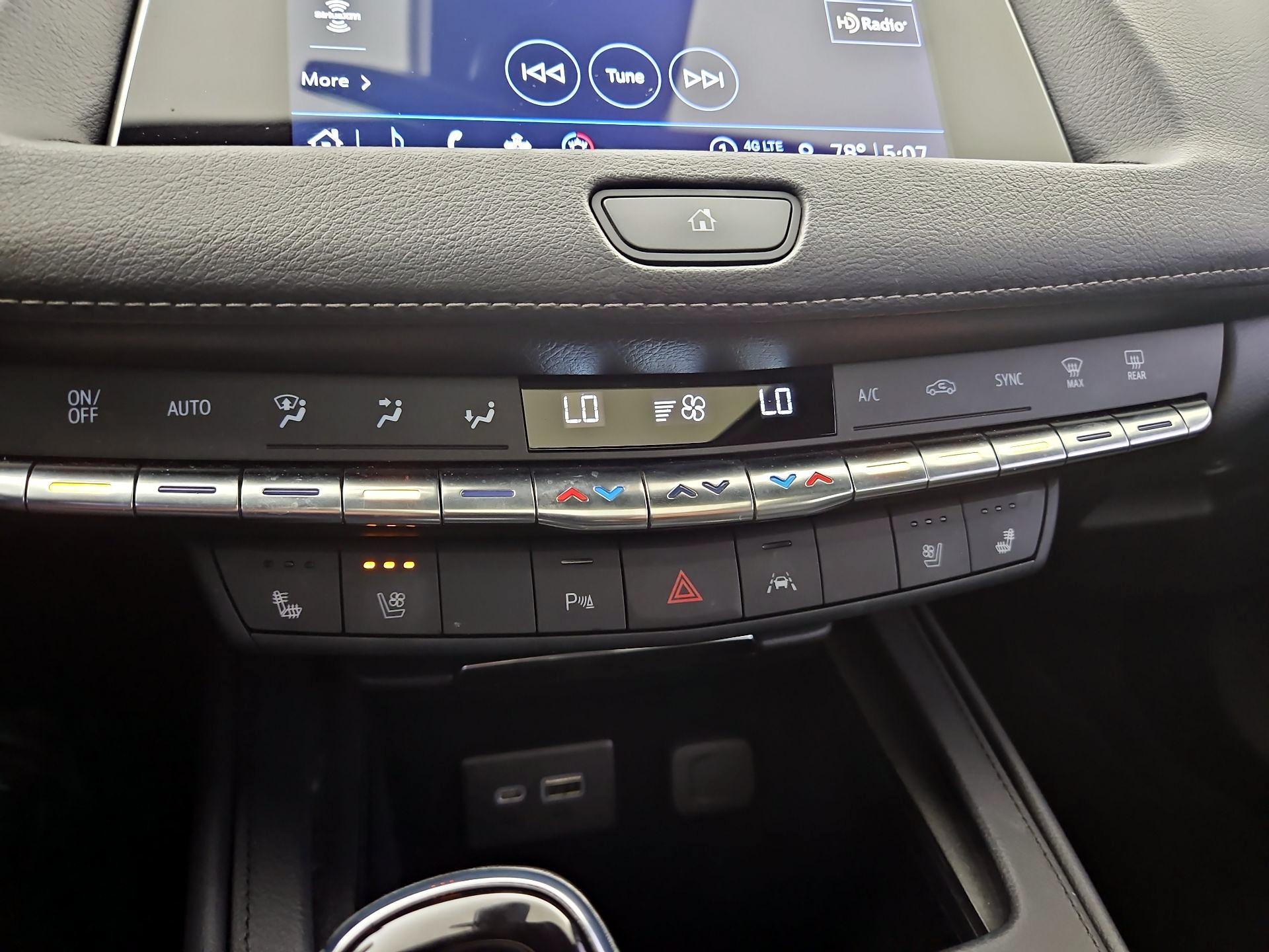 Thumbnail: 2023 Cadillac XT4 - 16