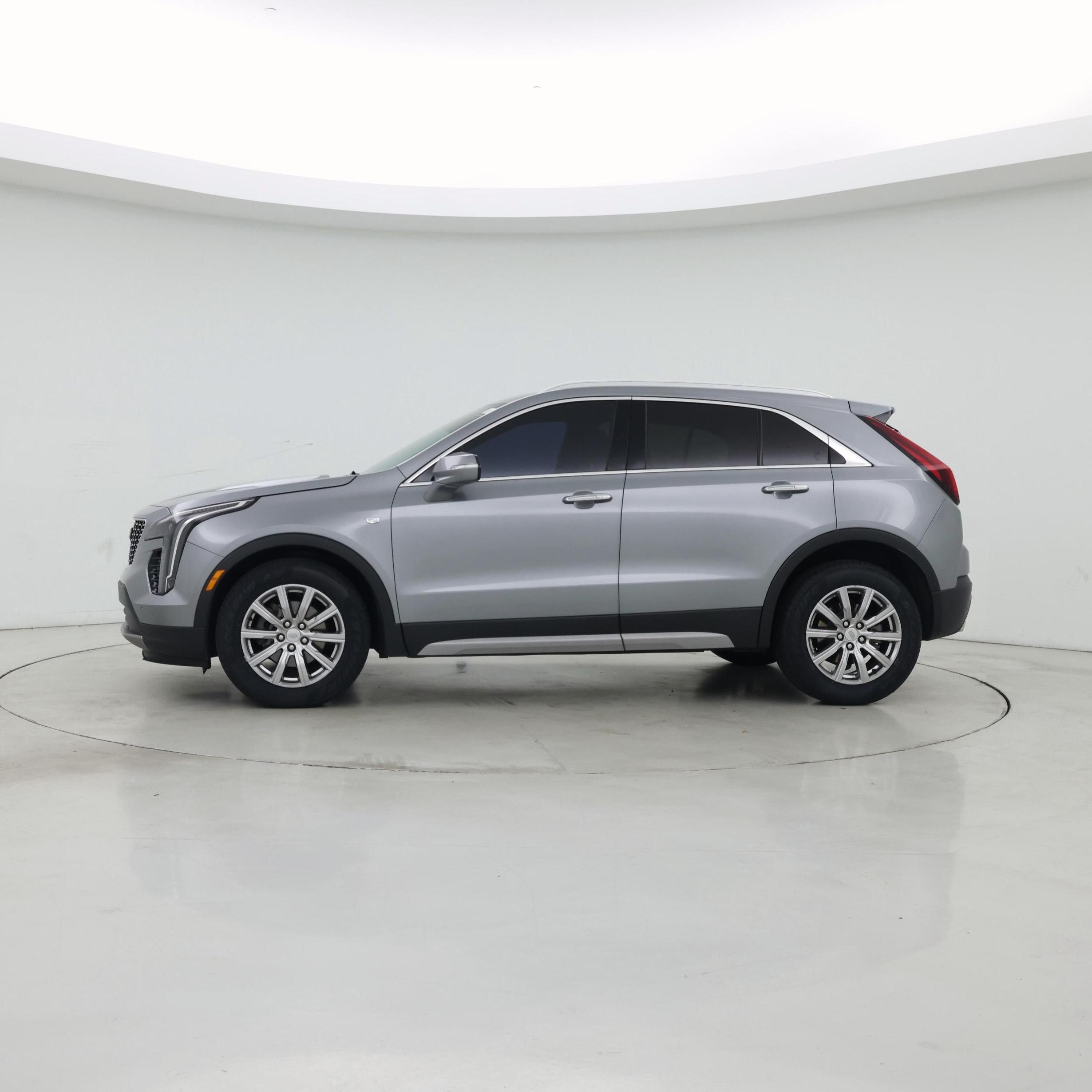 Thumbnail: 2023 Cadillac XT4 - 3