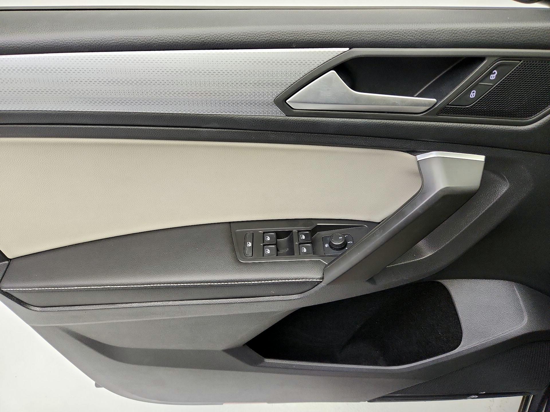 Thumbnail: 2022 Volkswagen Tiguan - 12