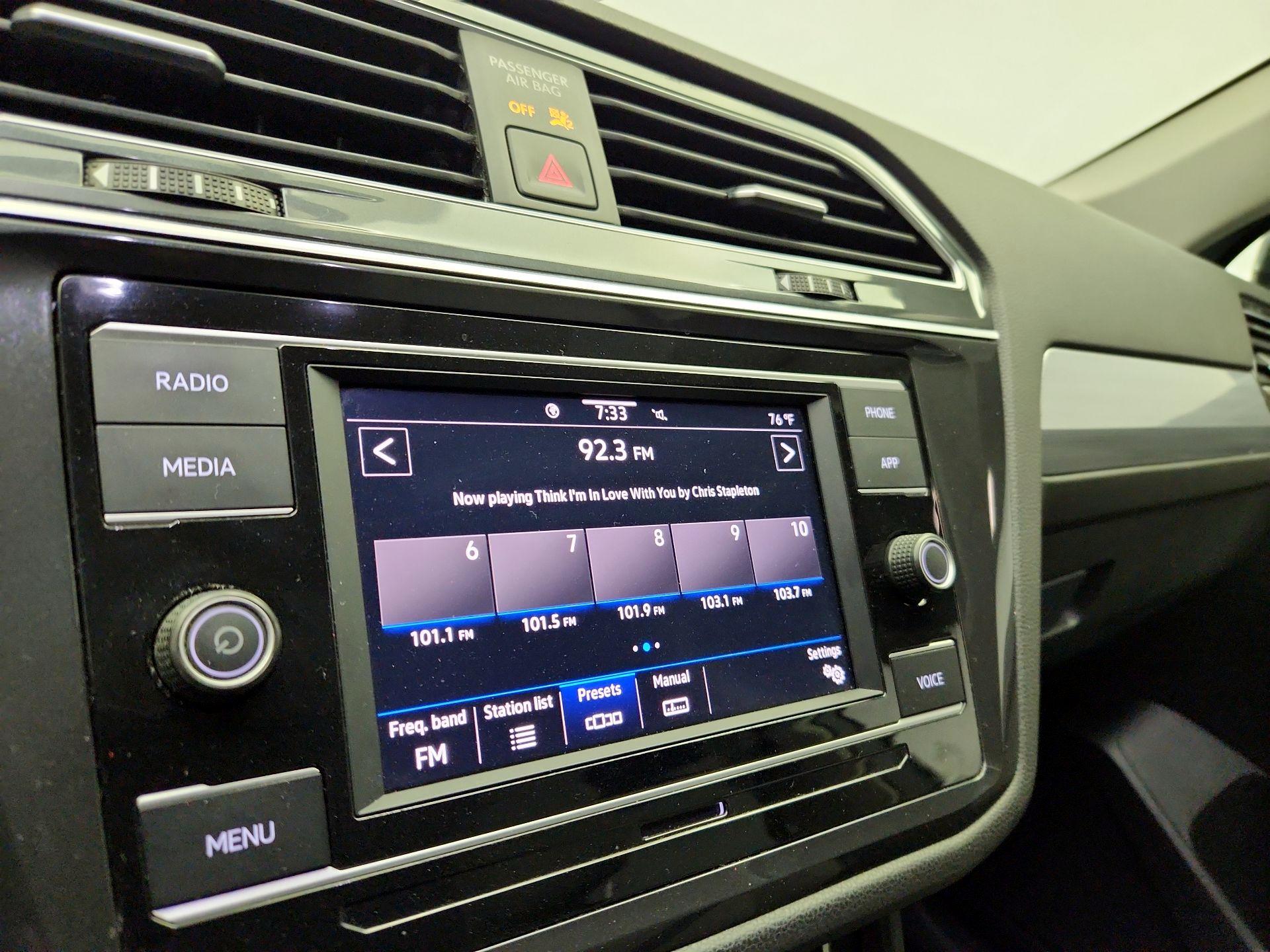 Thumbnail: 2022 Volkswagen Tiguan - 15