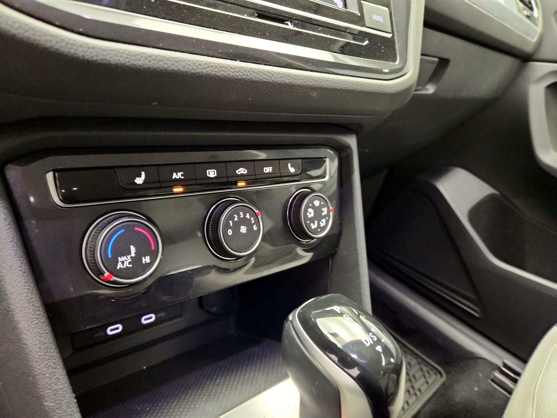 Thumbnail: 2022 Volkswagen Tiguan - 16