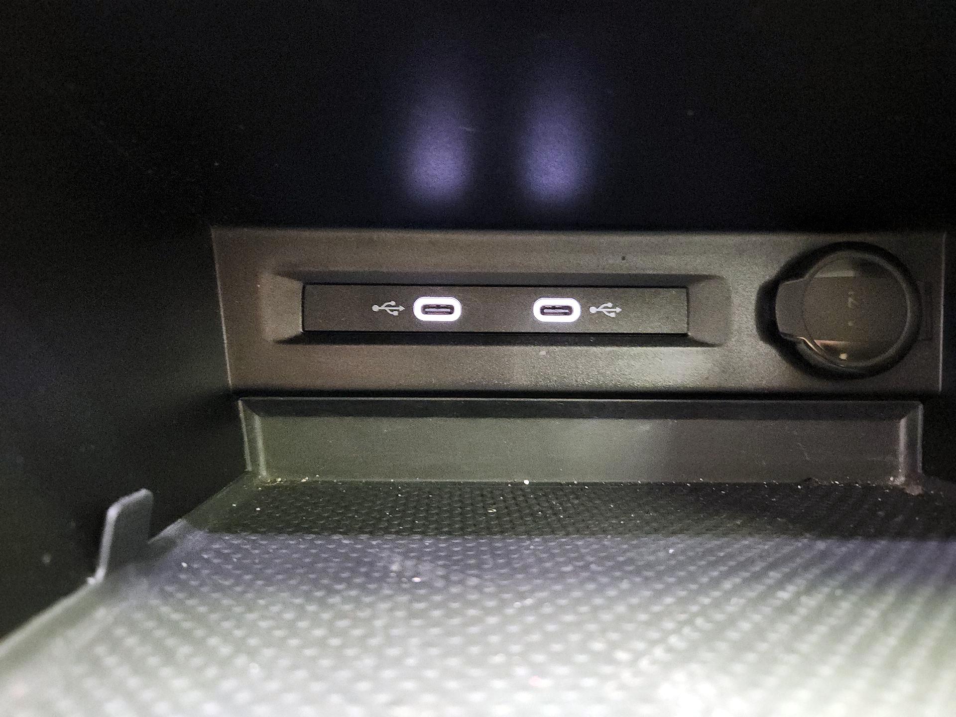 Thumbnail: 2022 Volkswagen Tiguan - 18