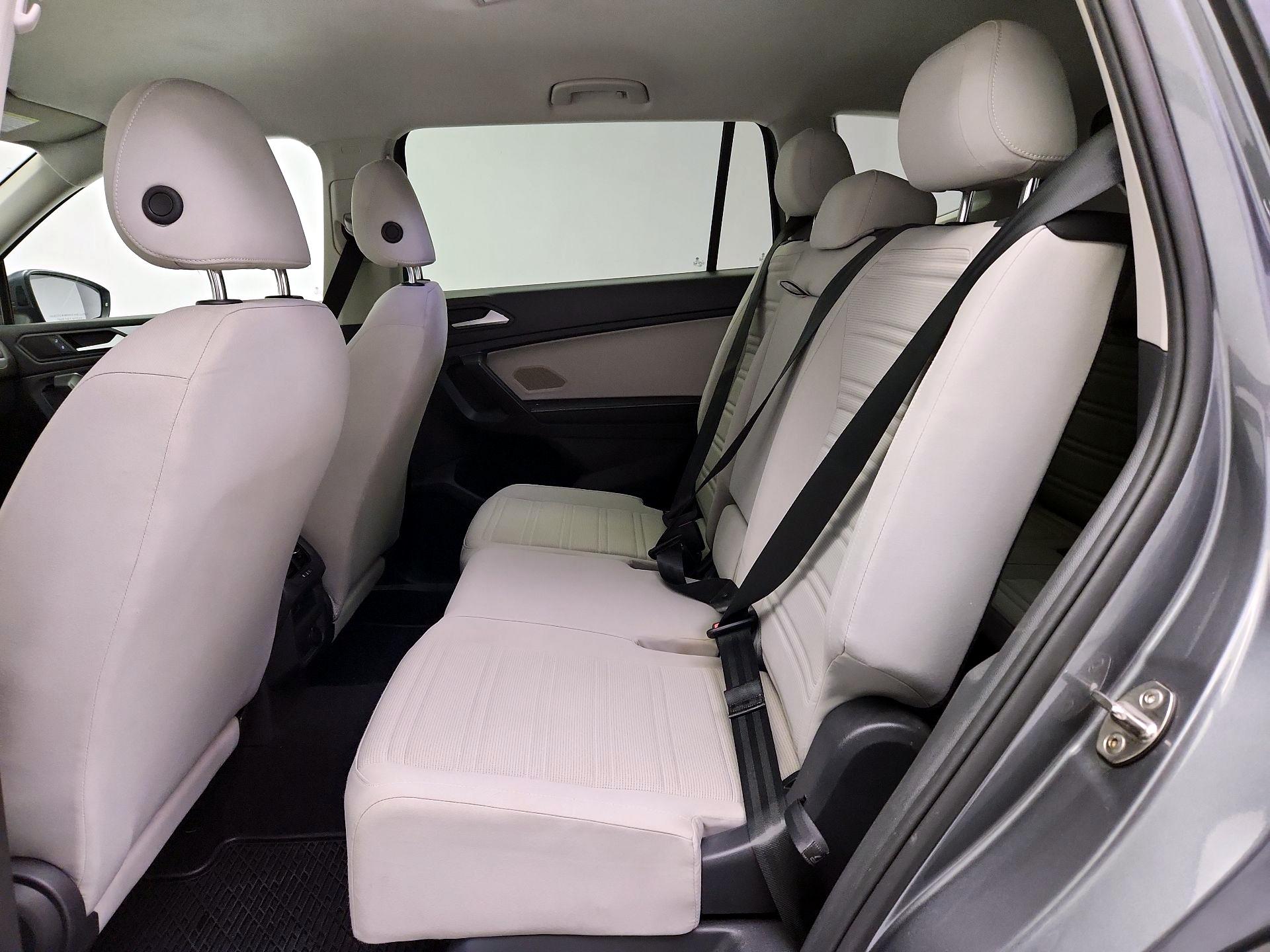 Thumbnail: 2022 Volkswagen Tiguan - 19