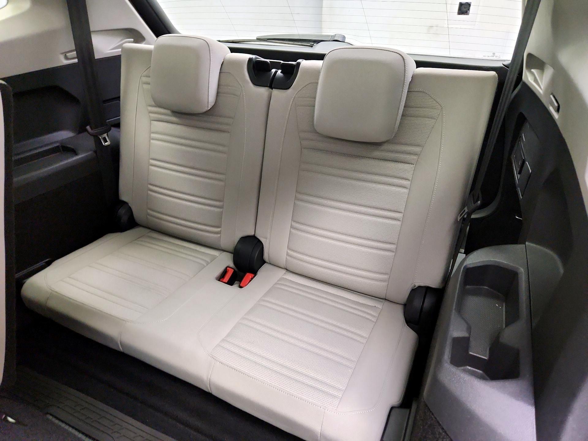 Thumbnail: 2022 Volkswagen Tiguan - 20