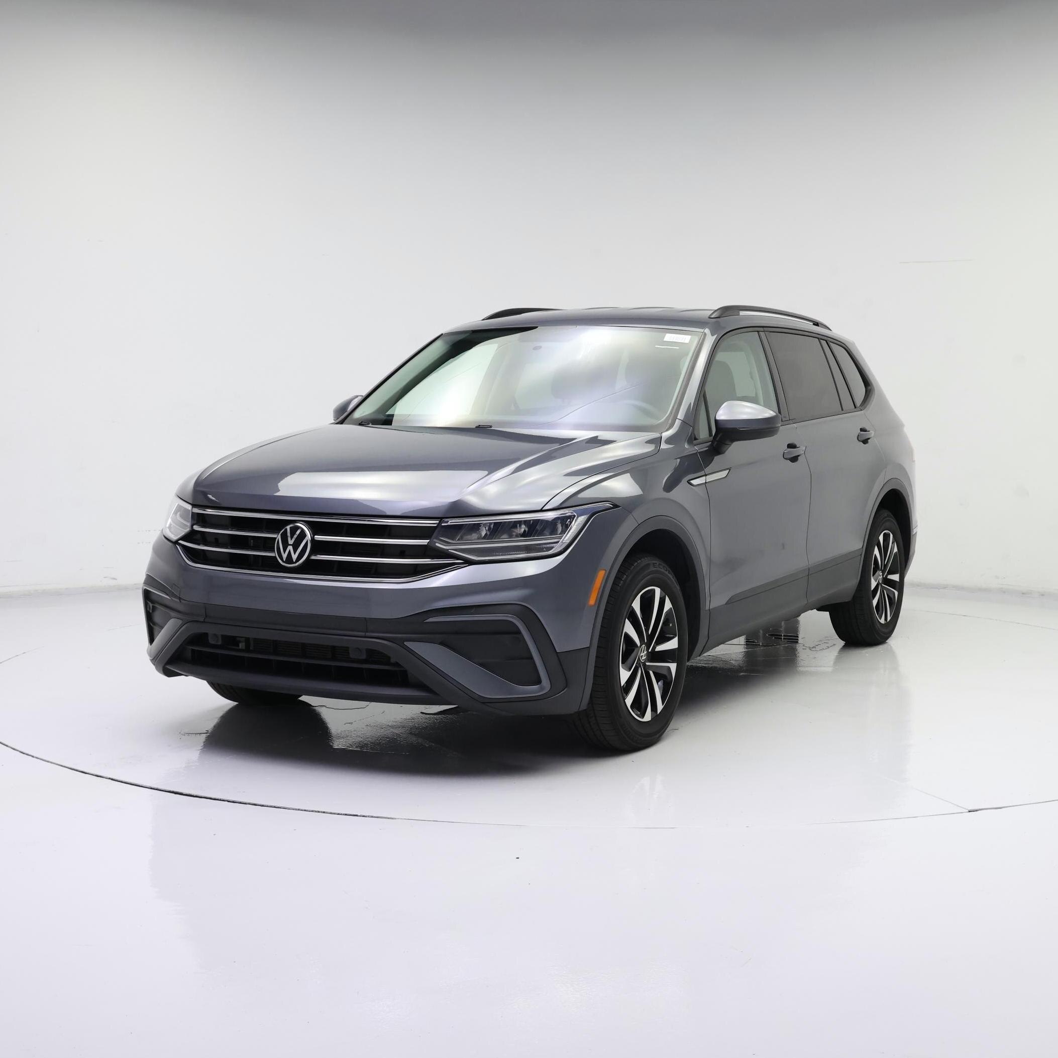 Thumbnail: 2022 Volkswagen Tiguan - 4