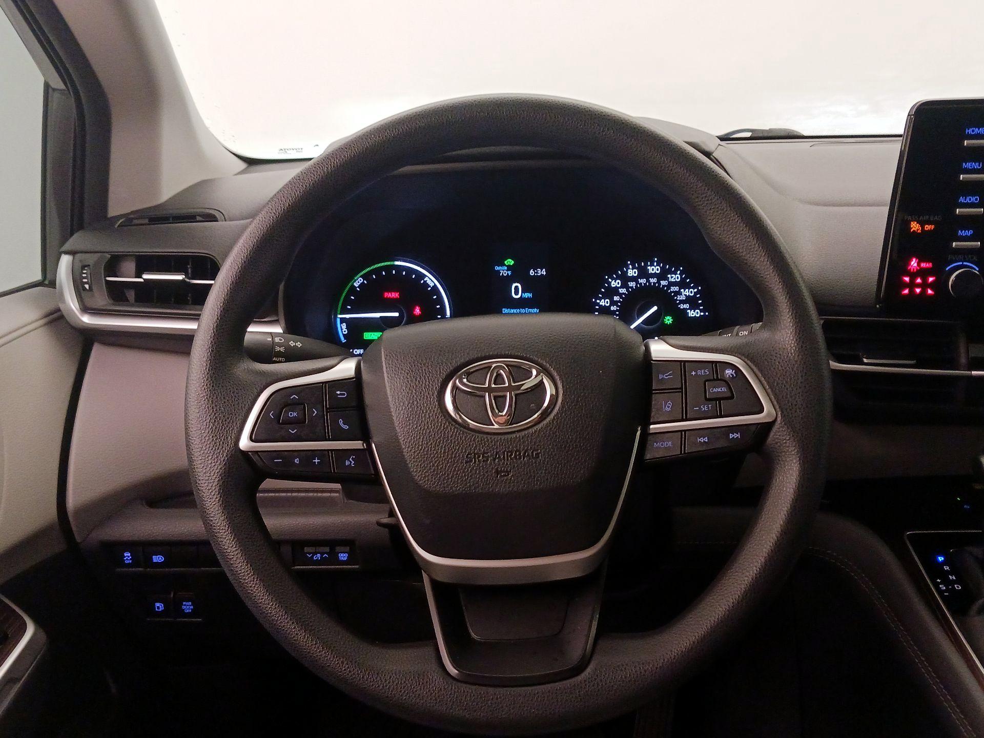 Thumbnail: 2021 Toyota Sienna - 10