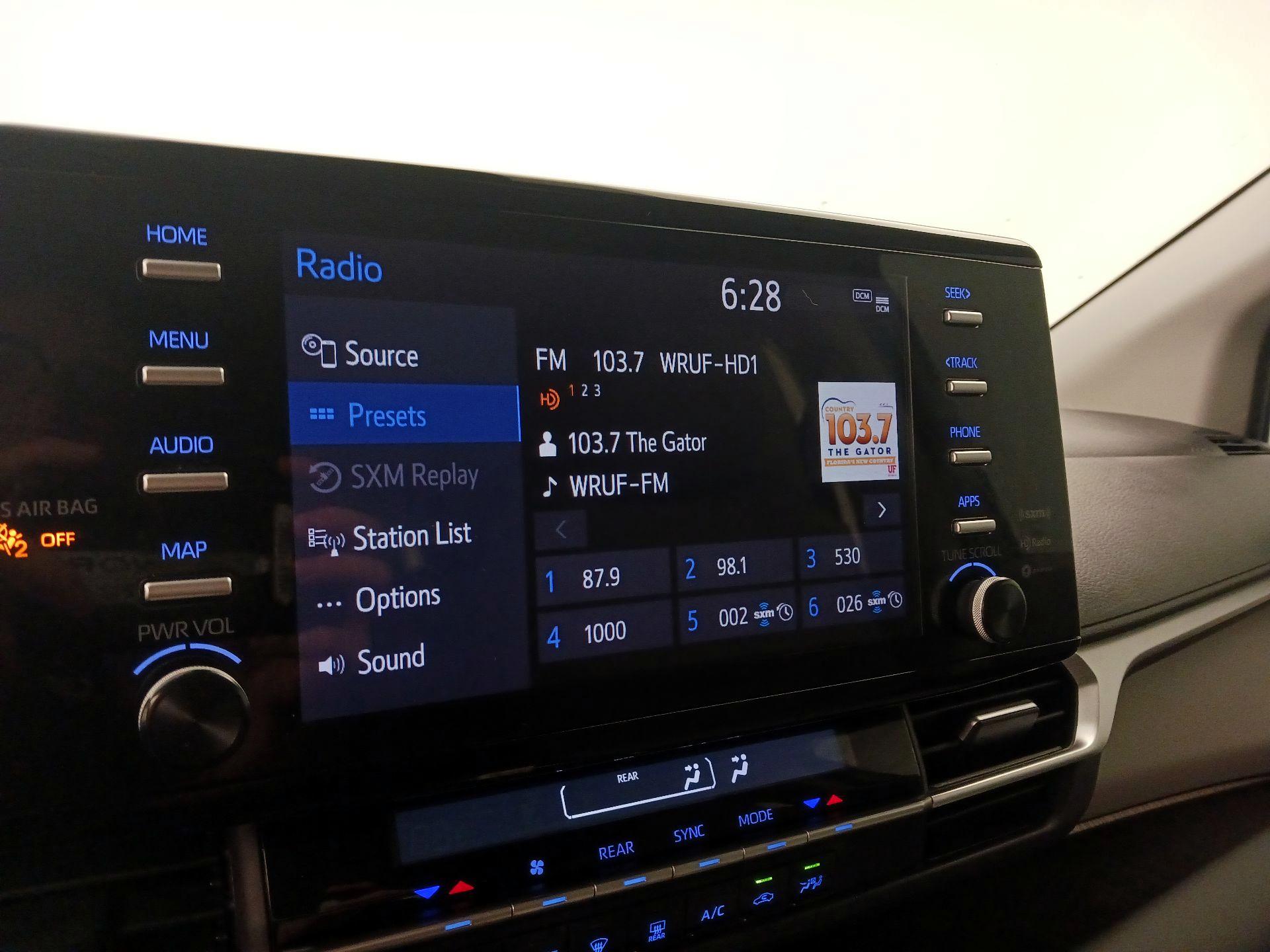 Thumbnail: 2021 Toyota Sienna - 15