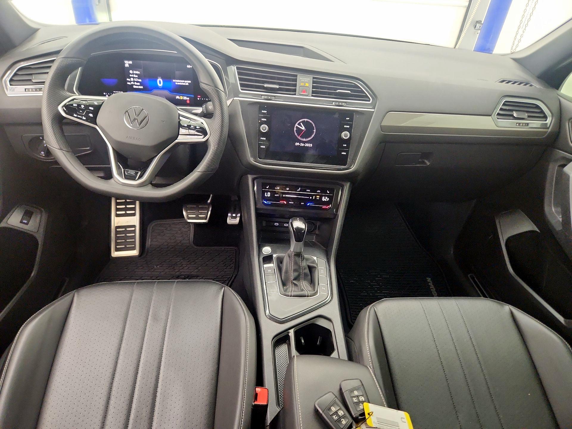 Thumbnail: 2022 Volkswagen Tiguan - 9