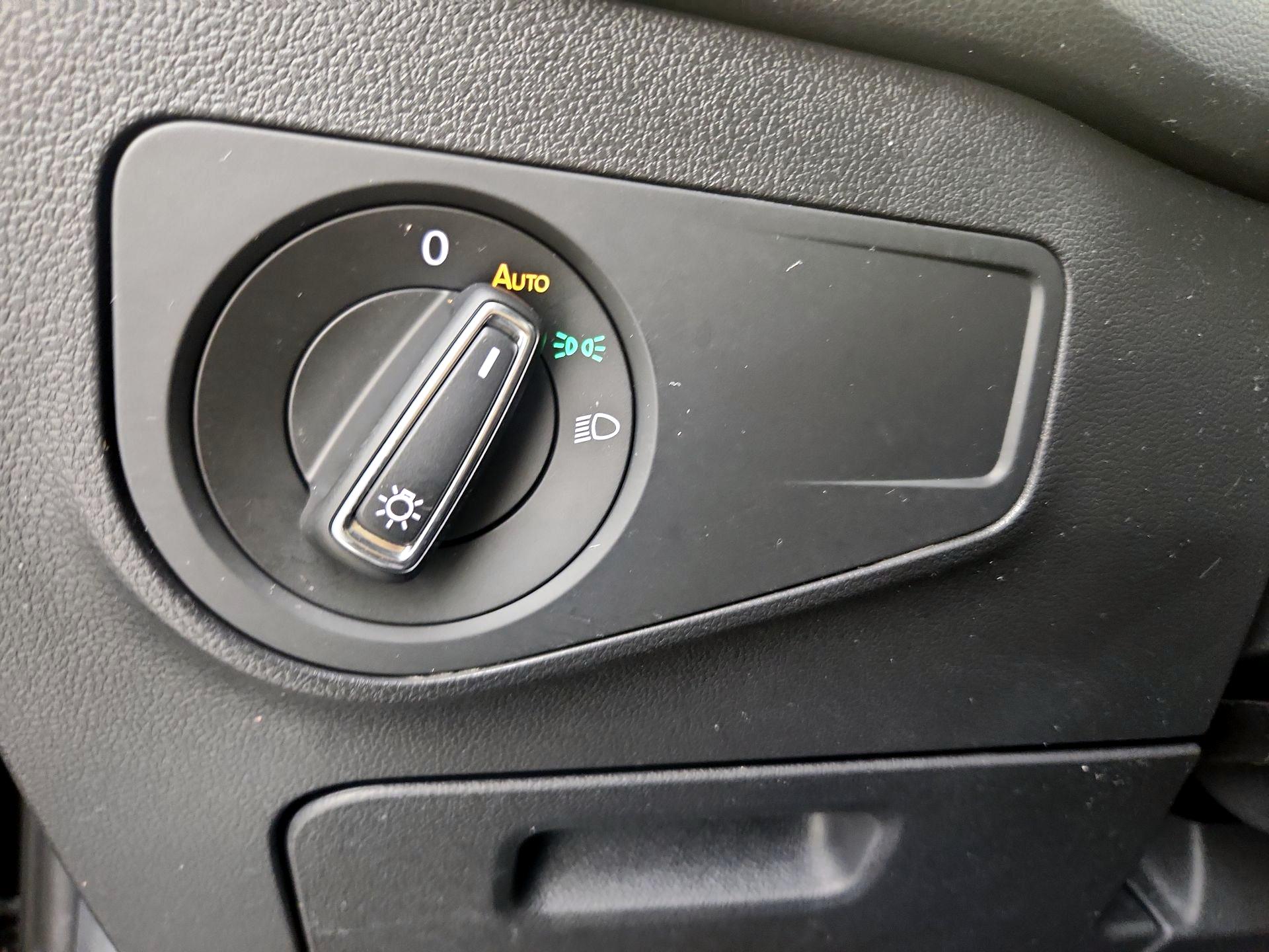 Thumbnail: 2022 Volkswagen Tiguan - 13