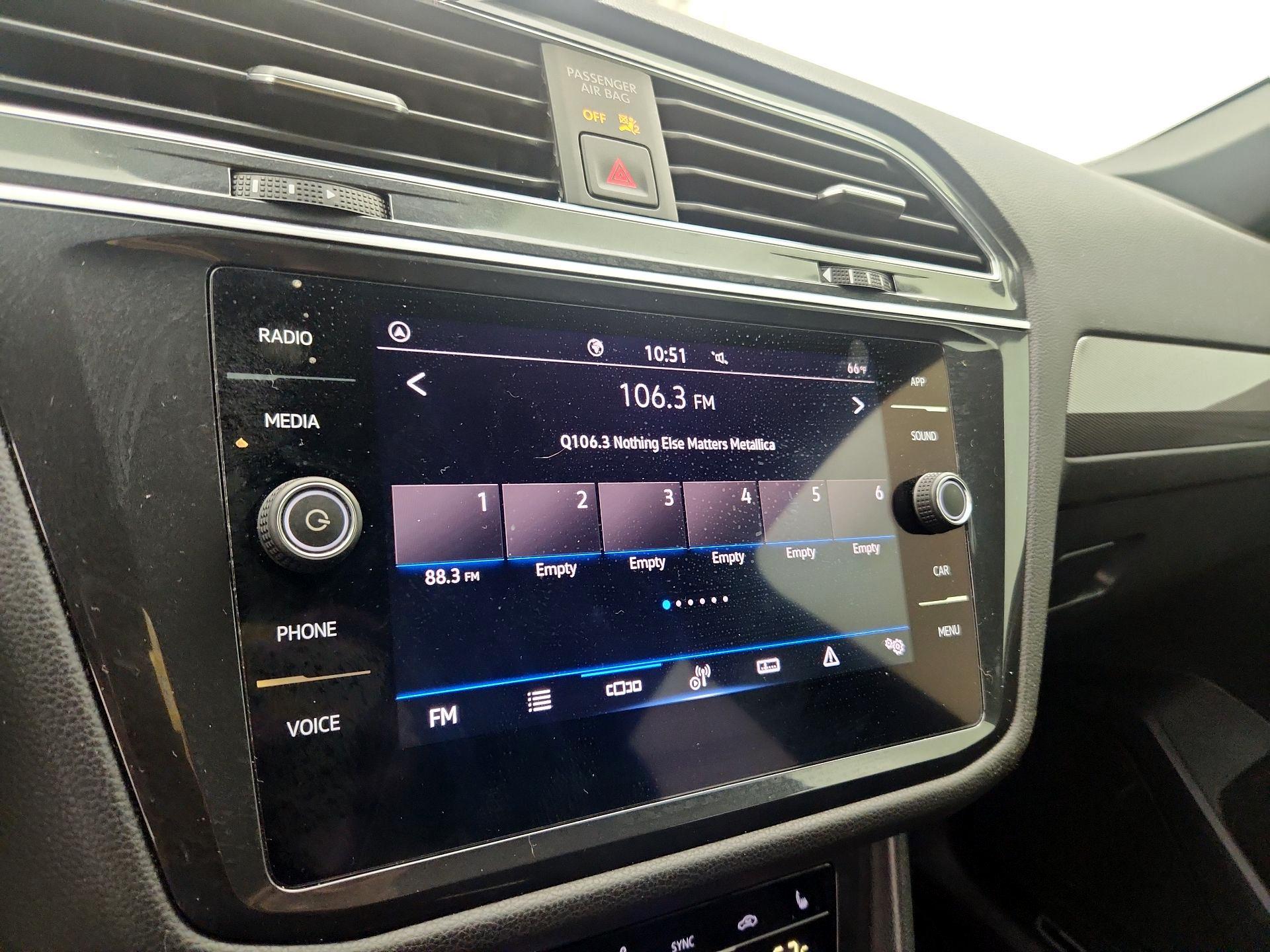 Thumbnail: 2022 Volkswagen Tiguan - 15