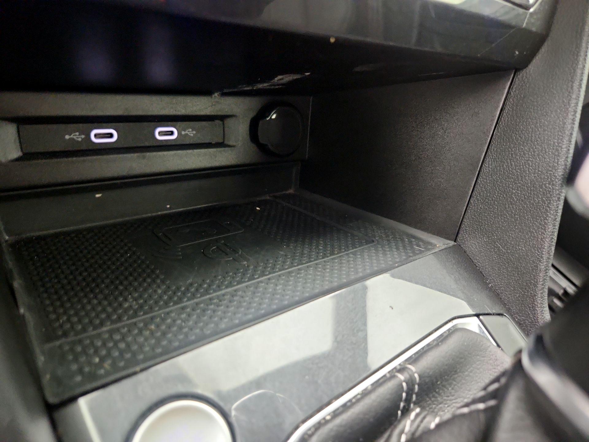 Thumbnail: 2022 Volkswagen Tiguan - 18