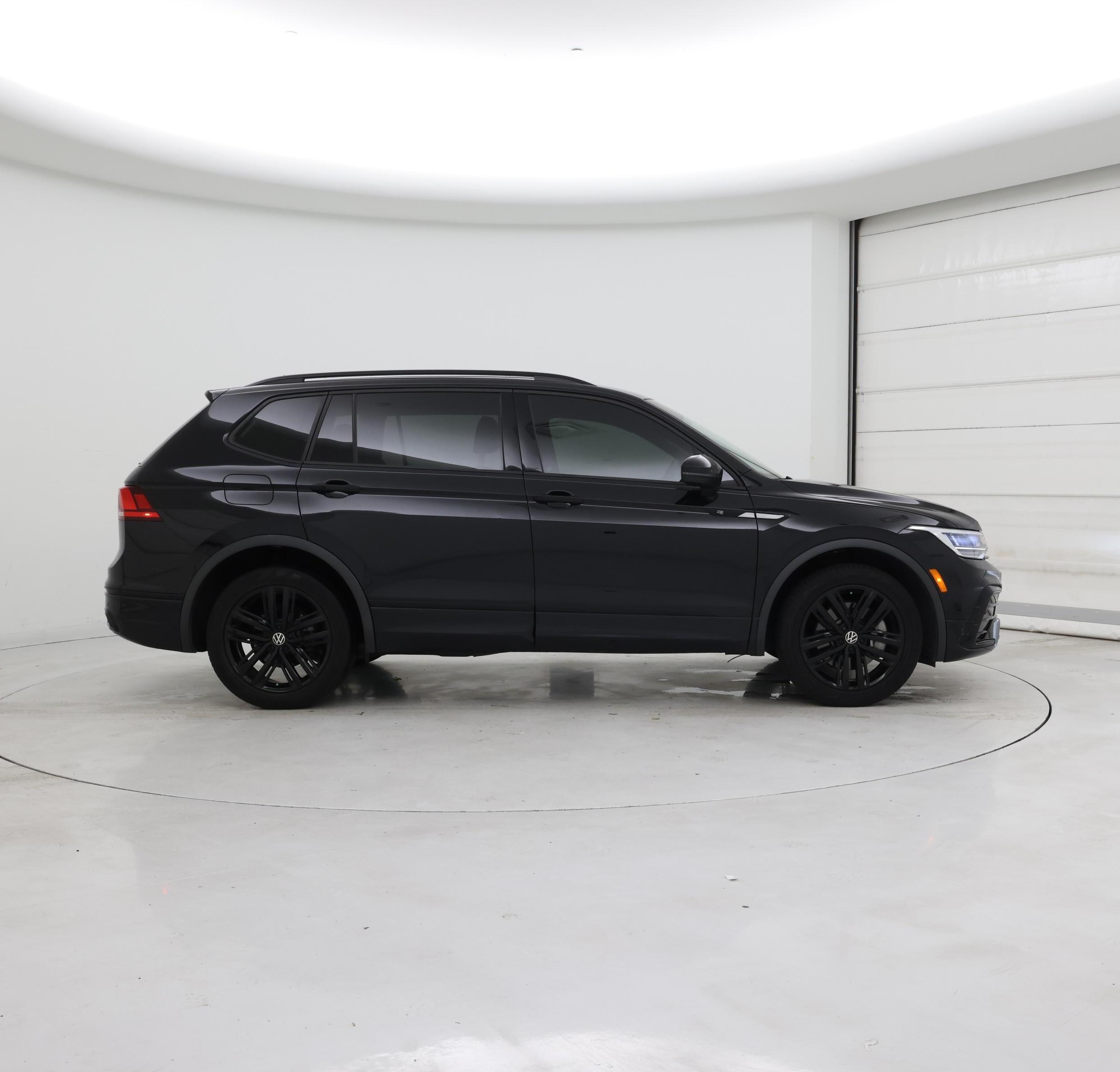 Thumbnail: 2022 Volkswagen Tiguan - 7