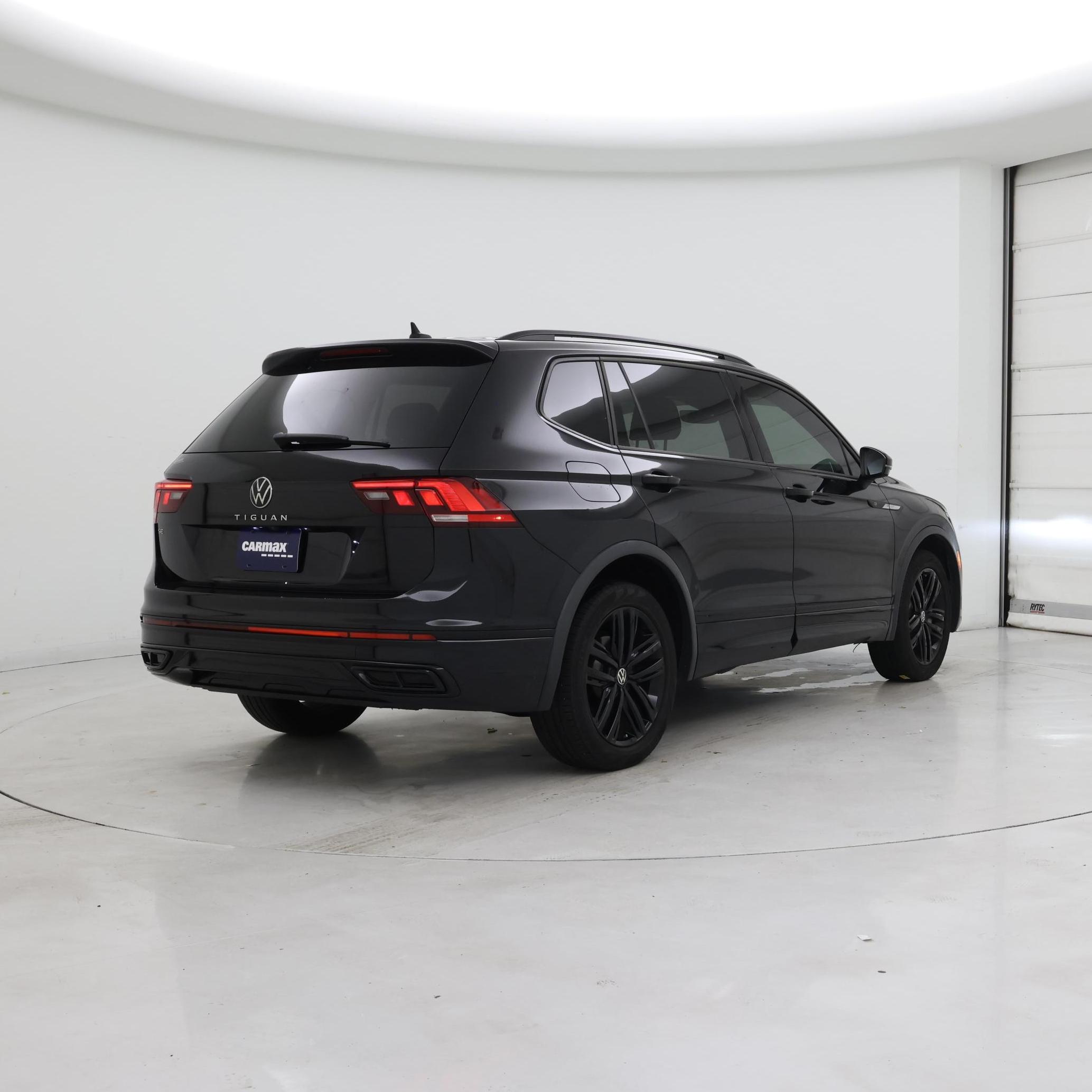 Thumbnail: 2022 Volkswagen Tiguan - 8