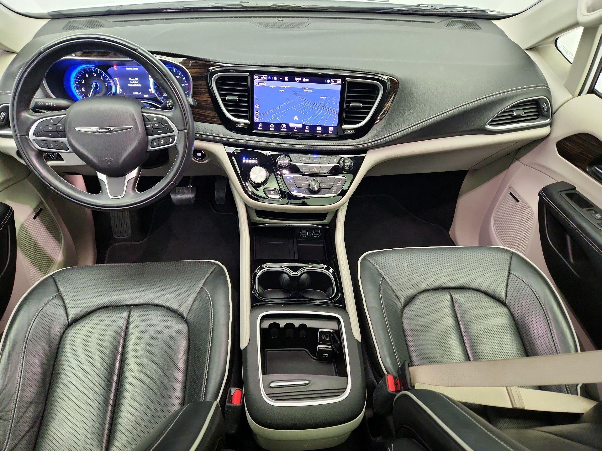 Thumbnail: 2022 Chrysler Pacifica - 9