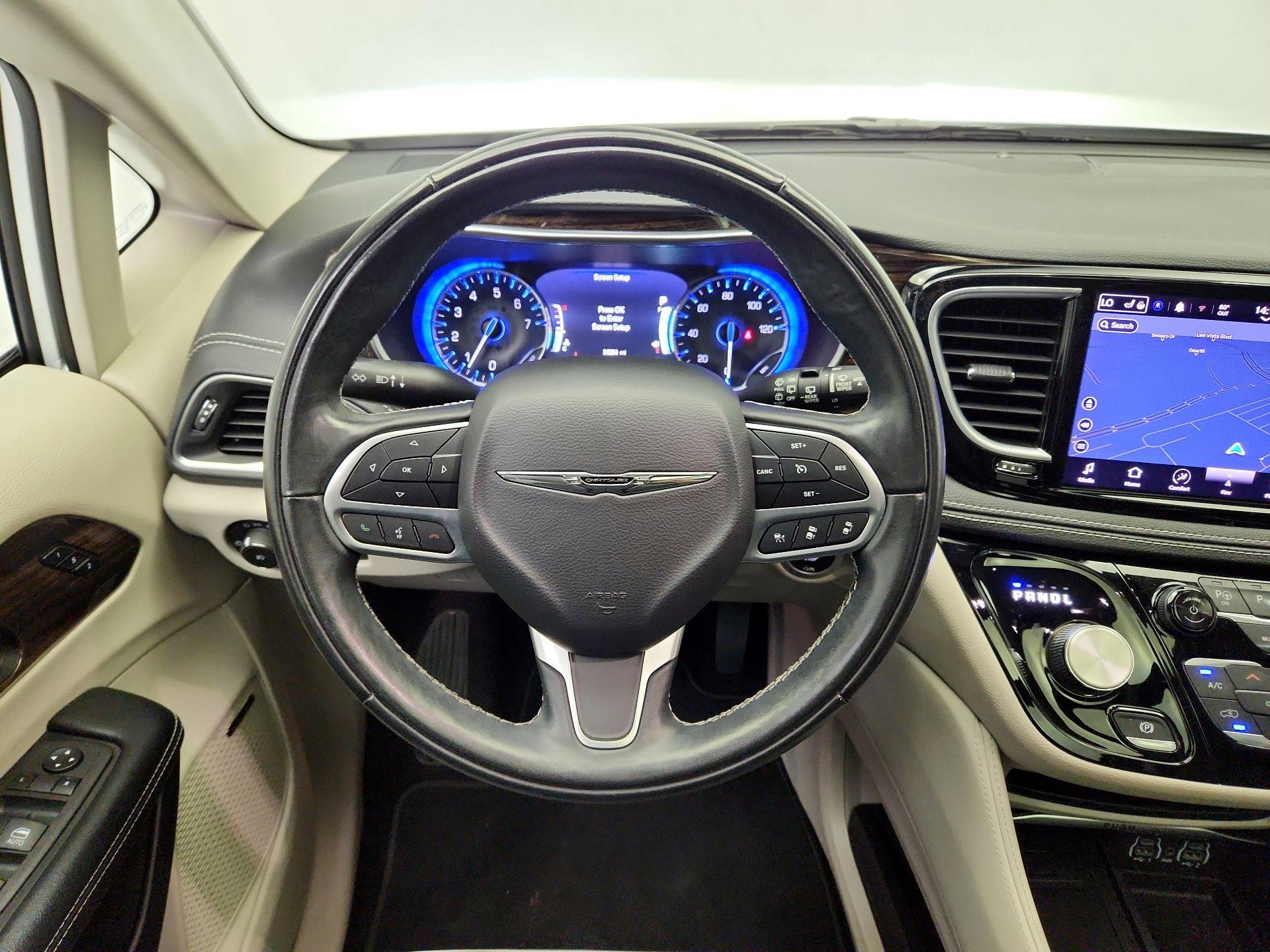 Thumbnail: 2022 Chrysler Pacifica - 10