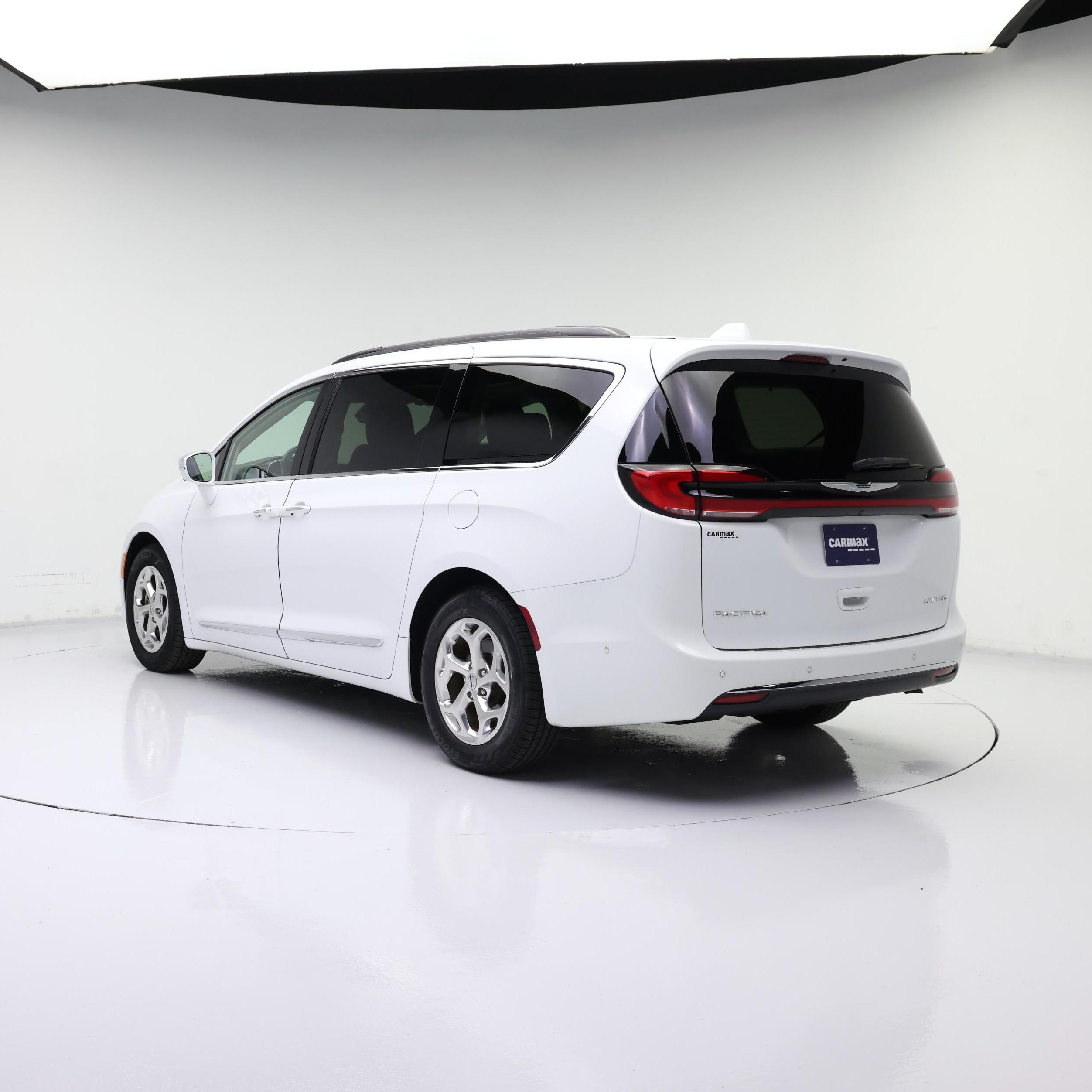 Thumbnail: 2022 Chrysler Pacifica - 2