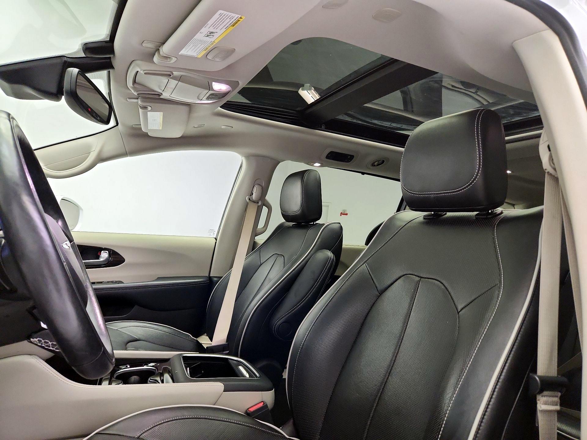 Thumbnail: 2022 Chrysler Pacifica - 20