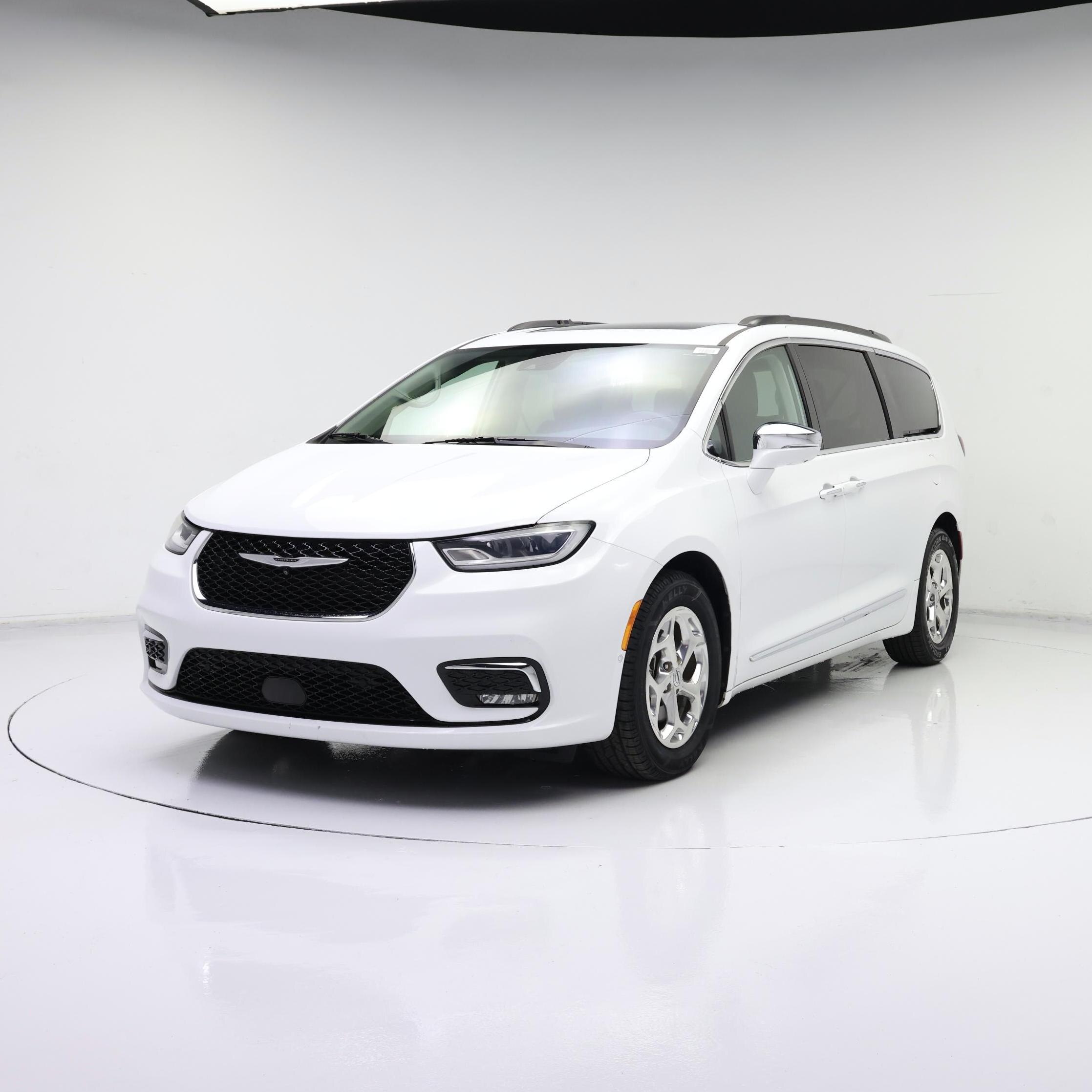 Thumbnail: 2022 Chrysler Pacifica - 4