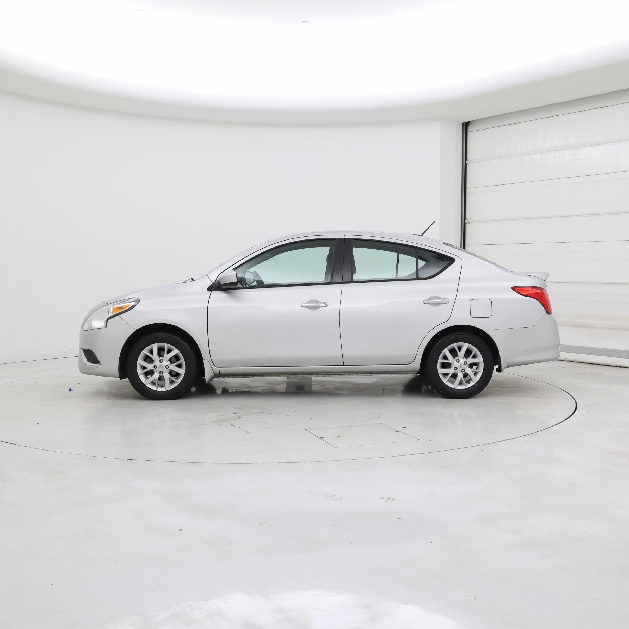 Thumbnail: 2018 Nissan Versa - 3