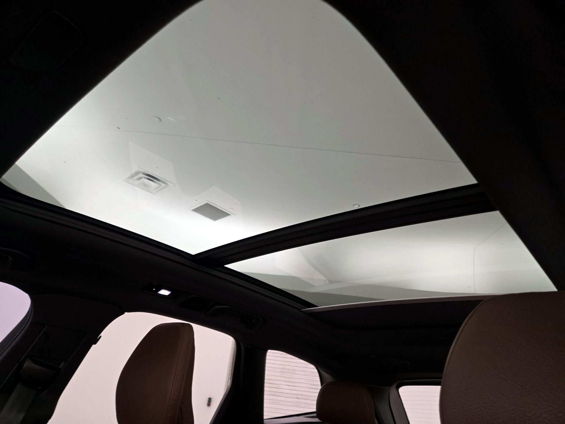 Thumbnail: 2022 Volvo XC60 - 20