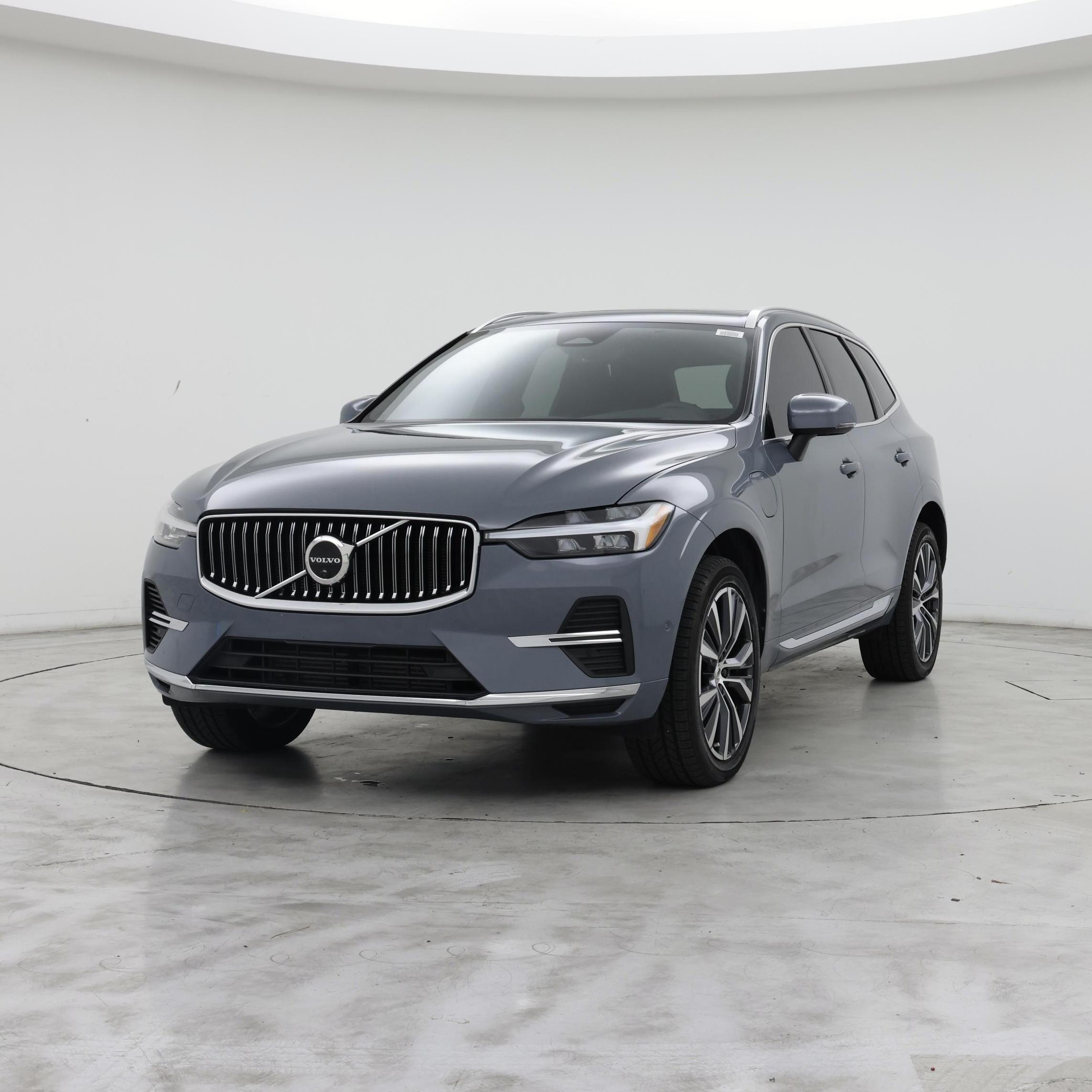 Thumbnail: 2022 Volvo XC60 - 4