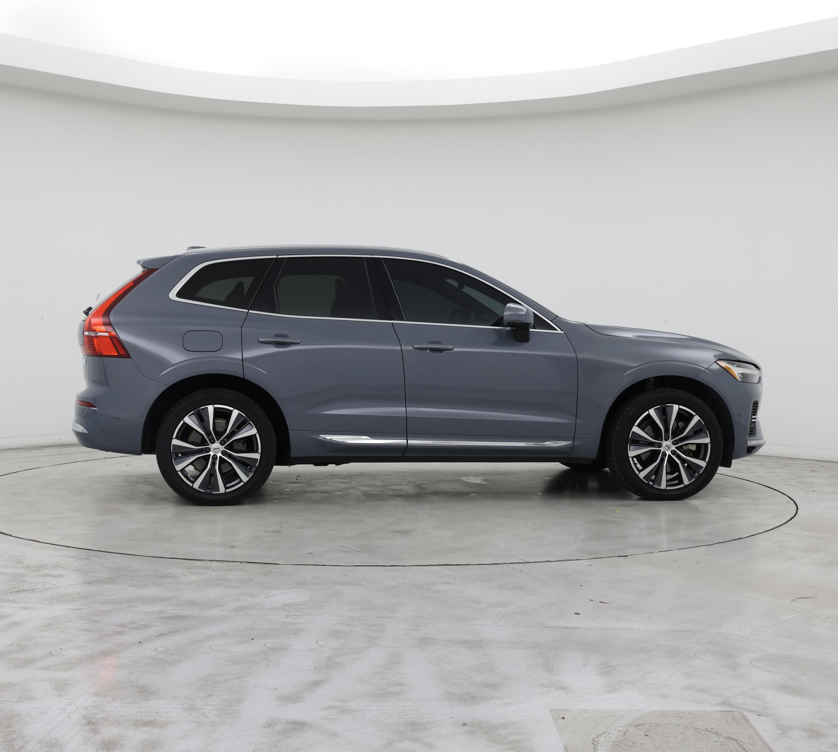 Thumbnail: 2022 Volvo XC60 - 7