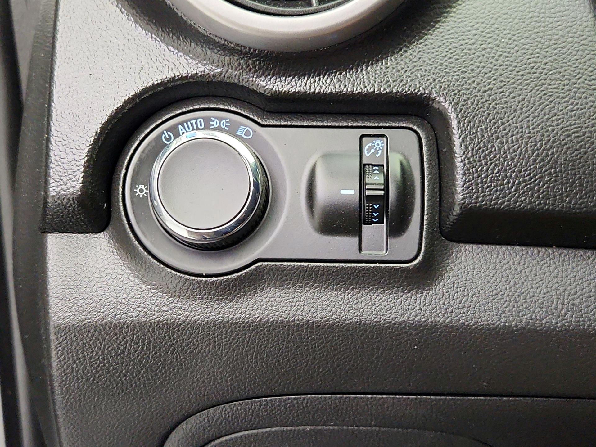 Thumbnail: 2016 Chevrolet Trax - 13