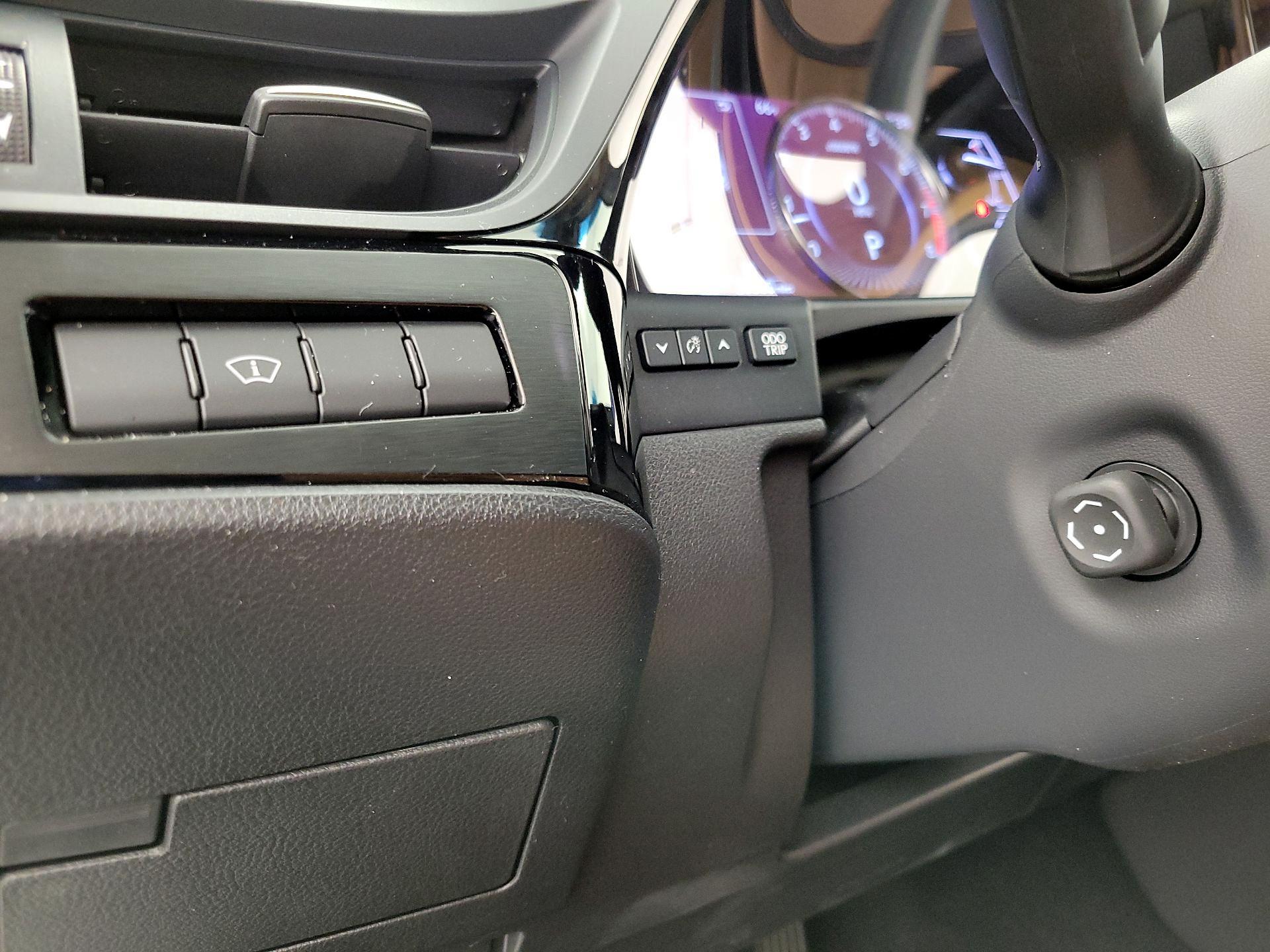 Thumbnail: 2024 Lexus ES - 13