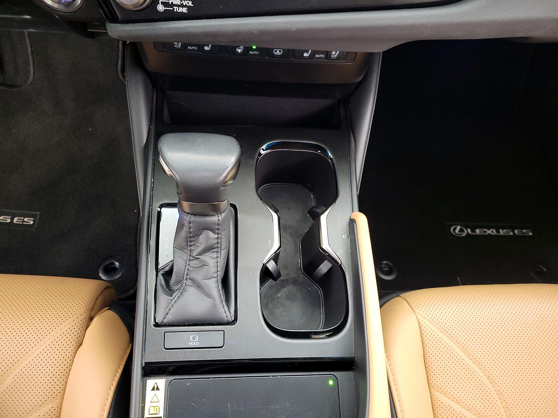 Thumbnail: 2024 Lexus ES - 17