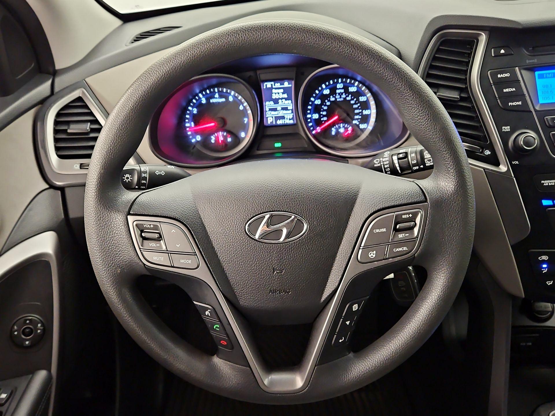 Thumbnail: 2016 Hyundai Santa Fe - 10