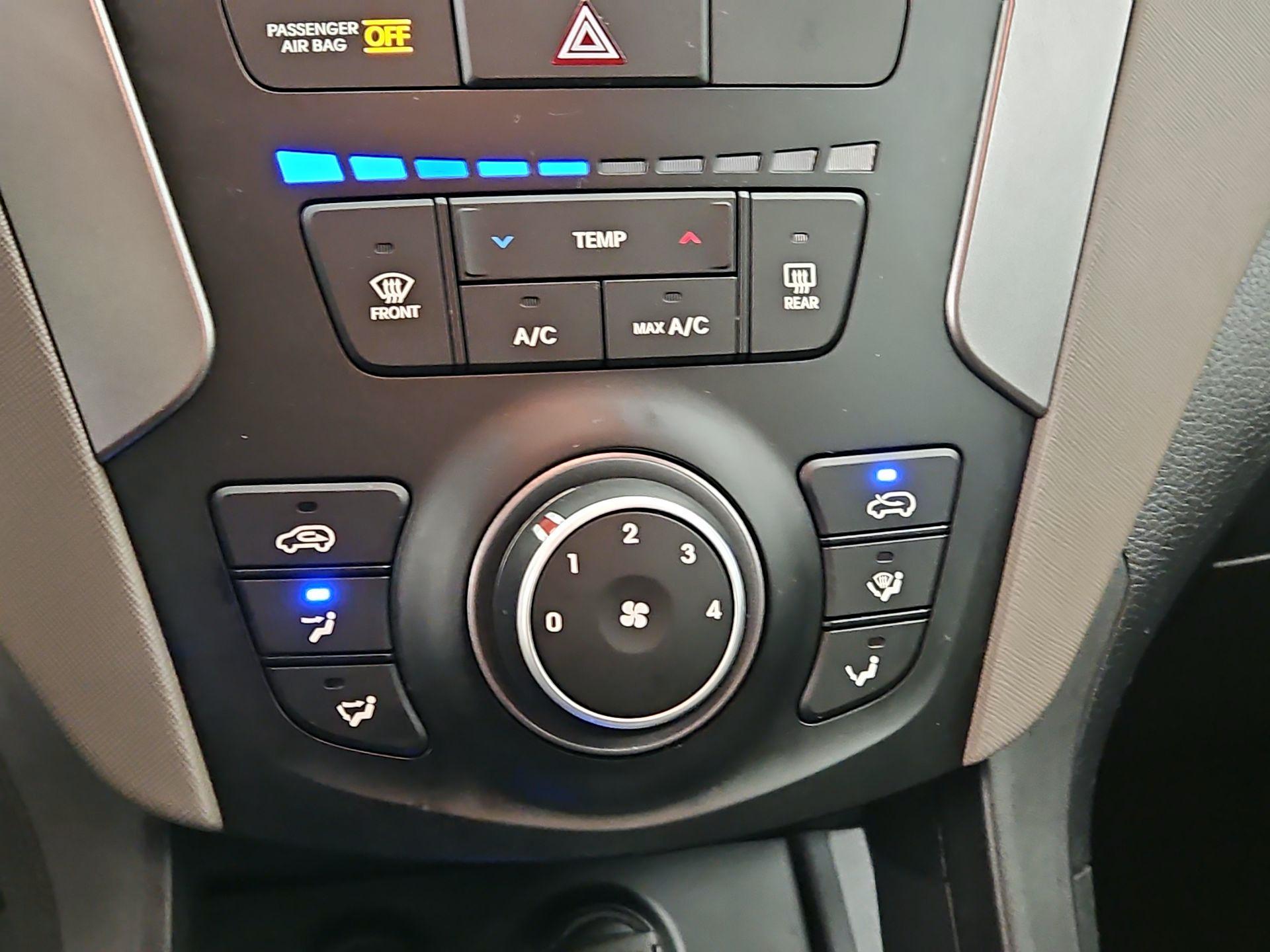 Thumbnail: 2016 Hyundai Santa Fe - 15