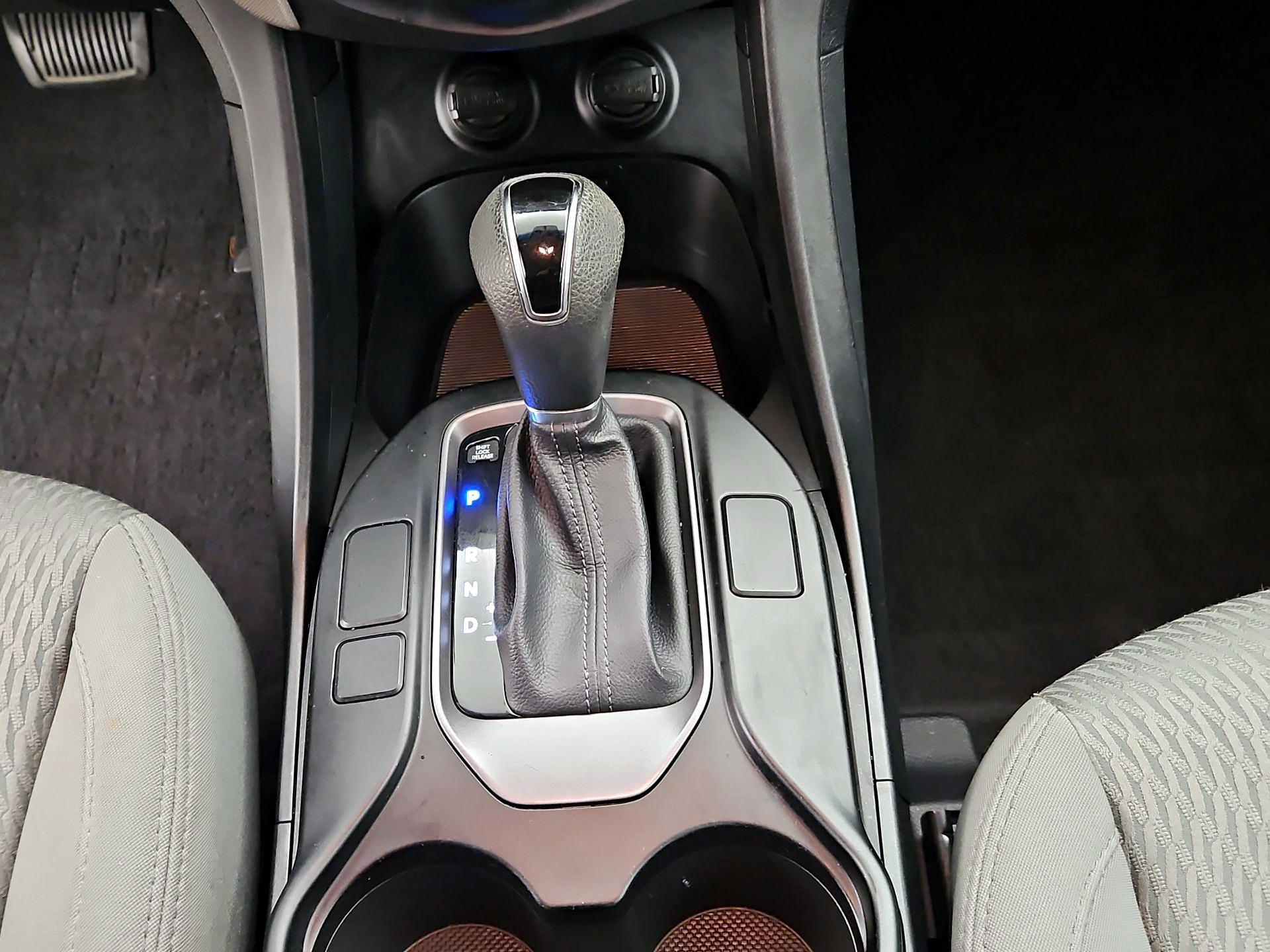 Thumbnail: 2016 Hyundai Santa Fe - 16